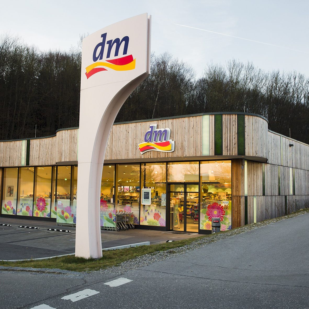 dm zählt zu den beliebtesten Drogeriemärkten.