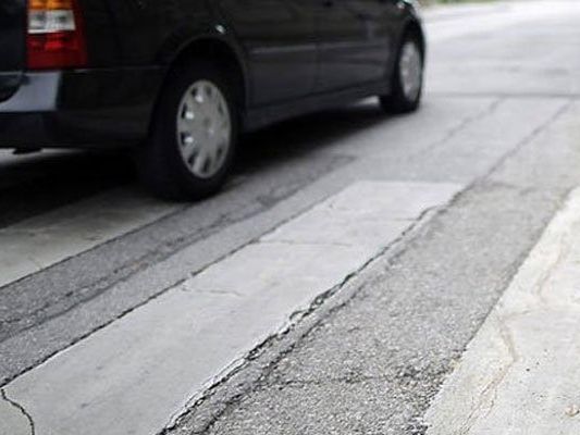 Der 9-Jährige wurde in Wien-Döbling auf dem Schutzweg angefahren. Der 9-Jährige wurde in Wien-Döbling auf dem Schutzweg angefahren.