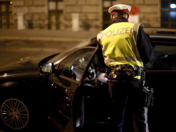 Bei Schwerpunktaktionen in Wien wurden 15 Drogenlenker aus dem Verkehr gezogen. Bei Schwerpunktaktionen in Wien wurden 15 Drogenlenker aus dem Verkehr gezogen.