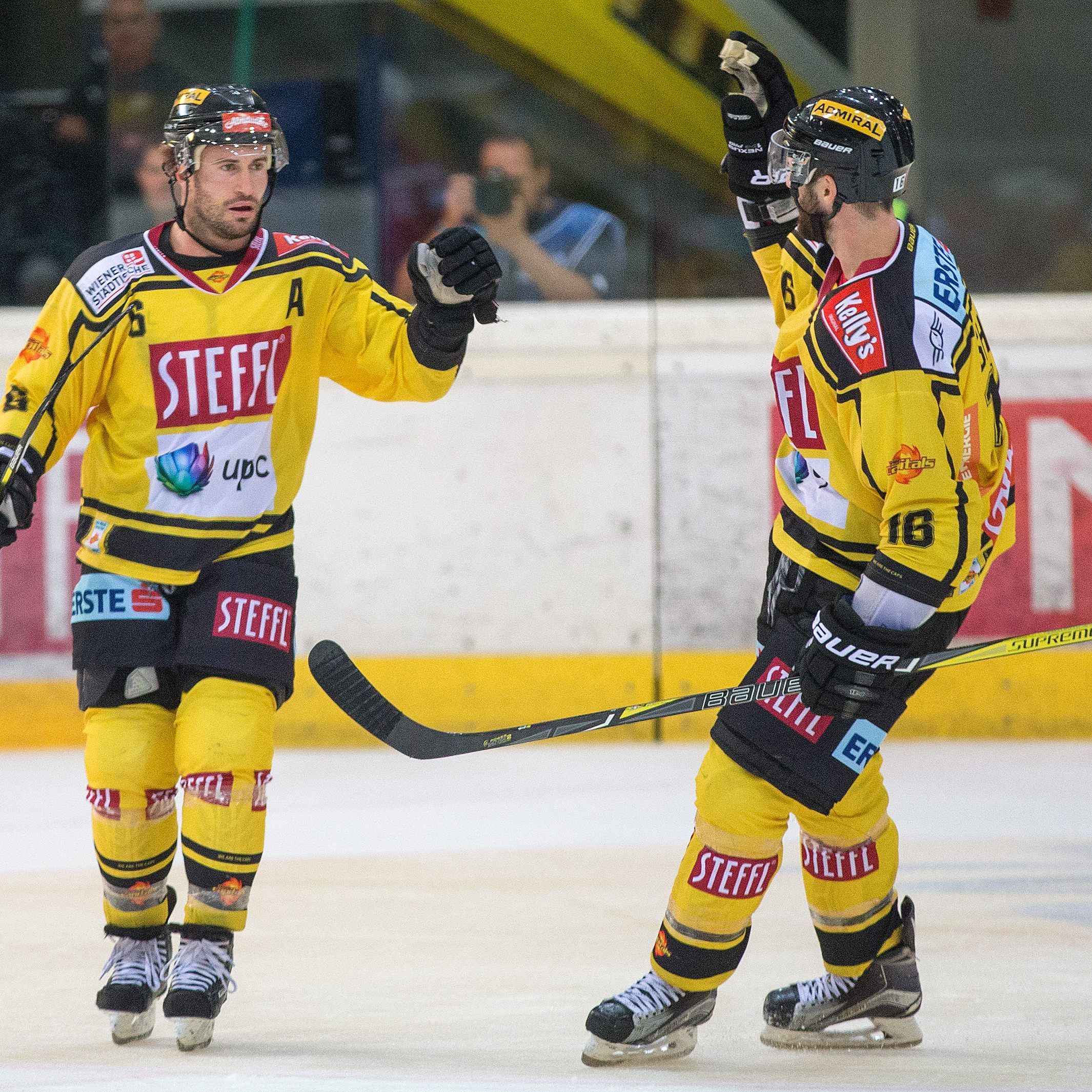 Konnten zweimal jubeln, mussten viermal einstecken: Die Vienna Capitals gegen den VSV.