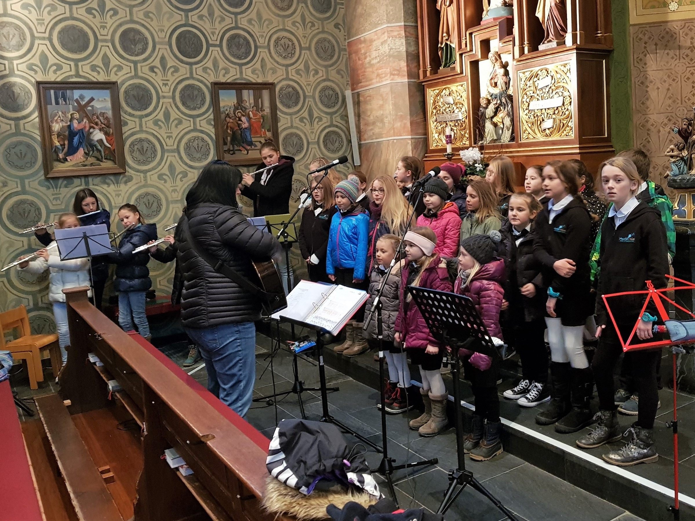 Querflötenensemble + Montfort Voices