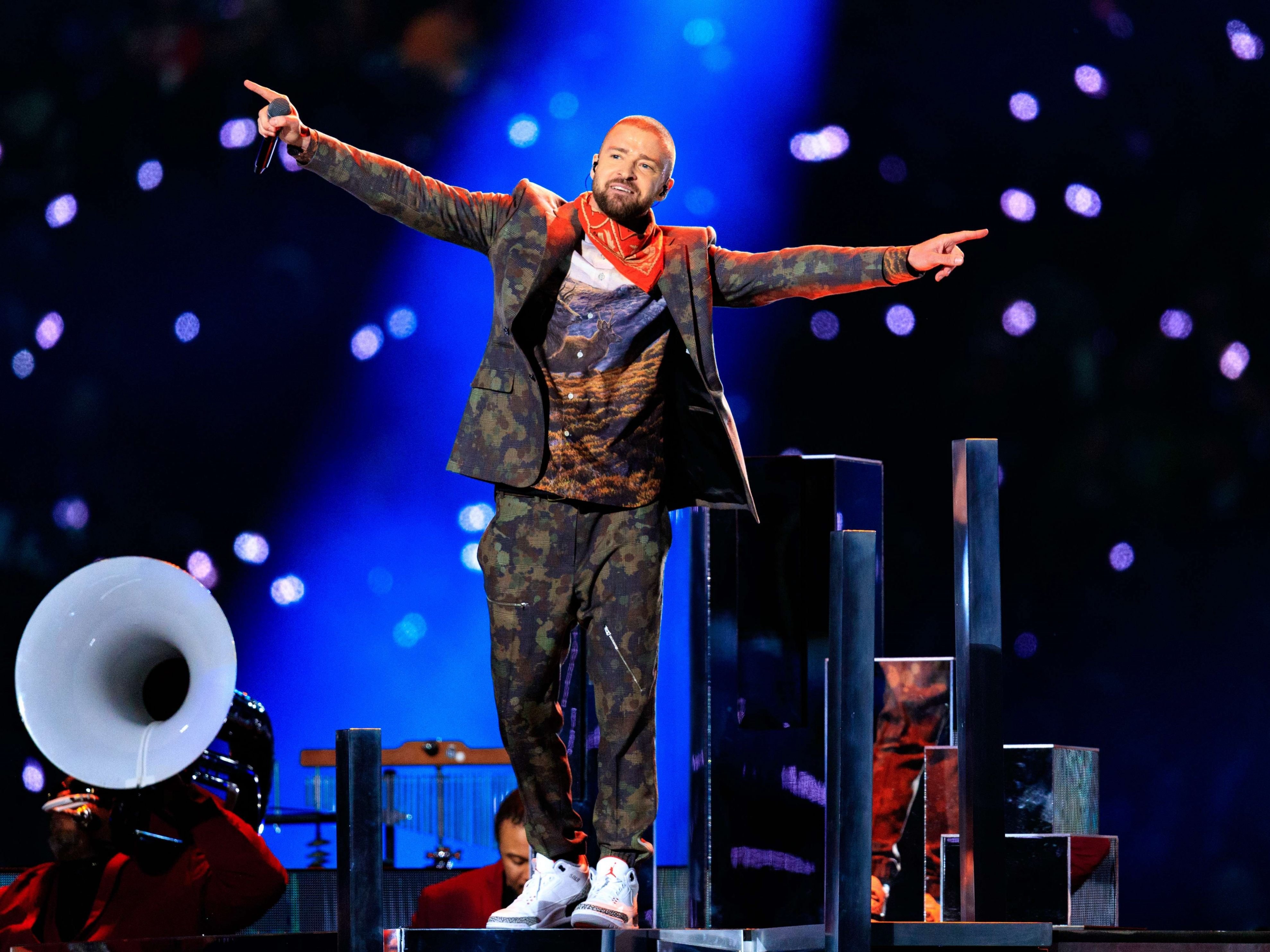 In der Halbzeitshow heizte Justin Timberlake dem Publikum ordentlich ein. In der Halbzeitshow heizte Justin Timberlake dem Publikum ordentlich ein.