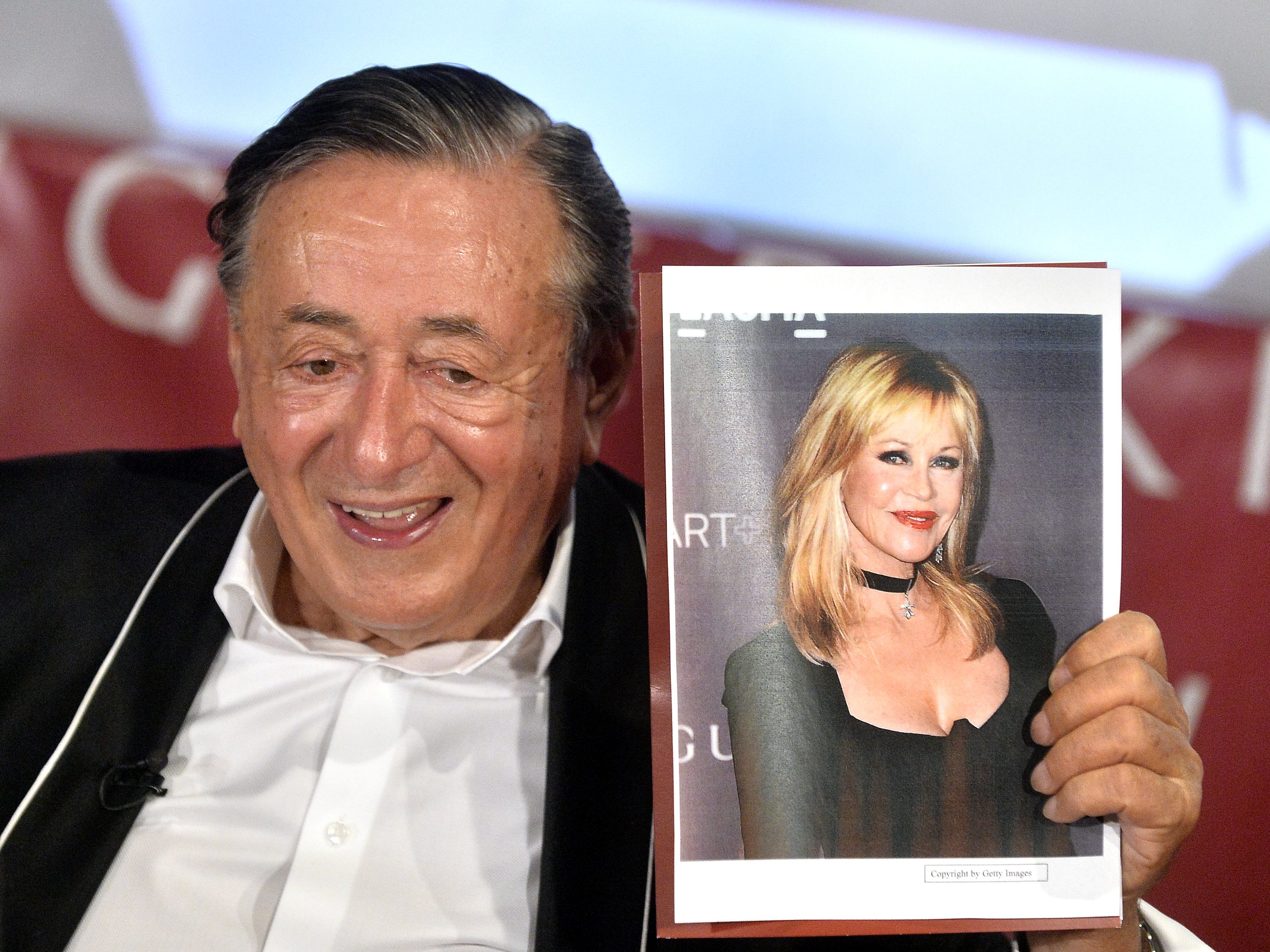 Richard Lugners Opernballgast Melanie Griffith ist heute in Wien gelandet. Richard Lugners Opernballgast Melanie Griffith ist heute in Wien gelandet.