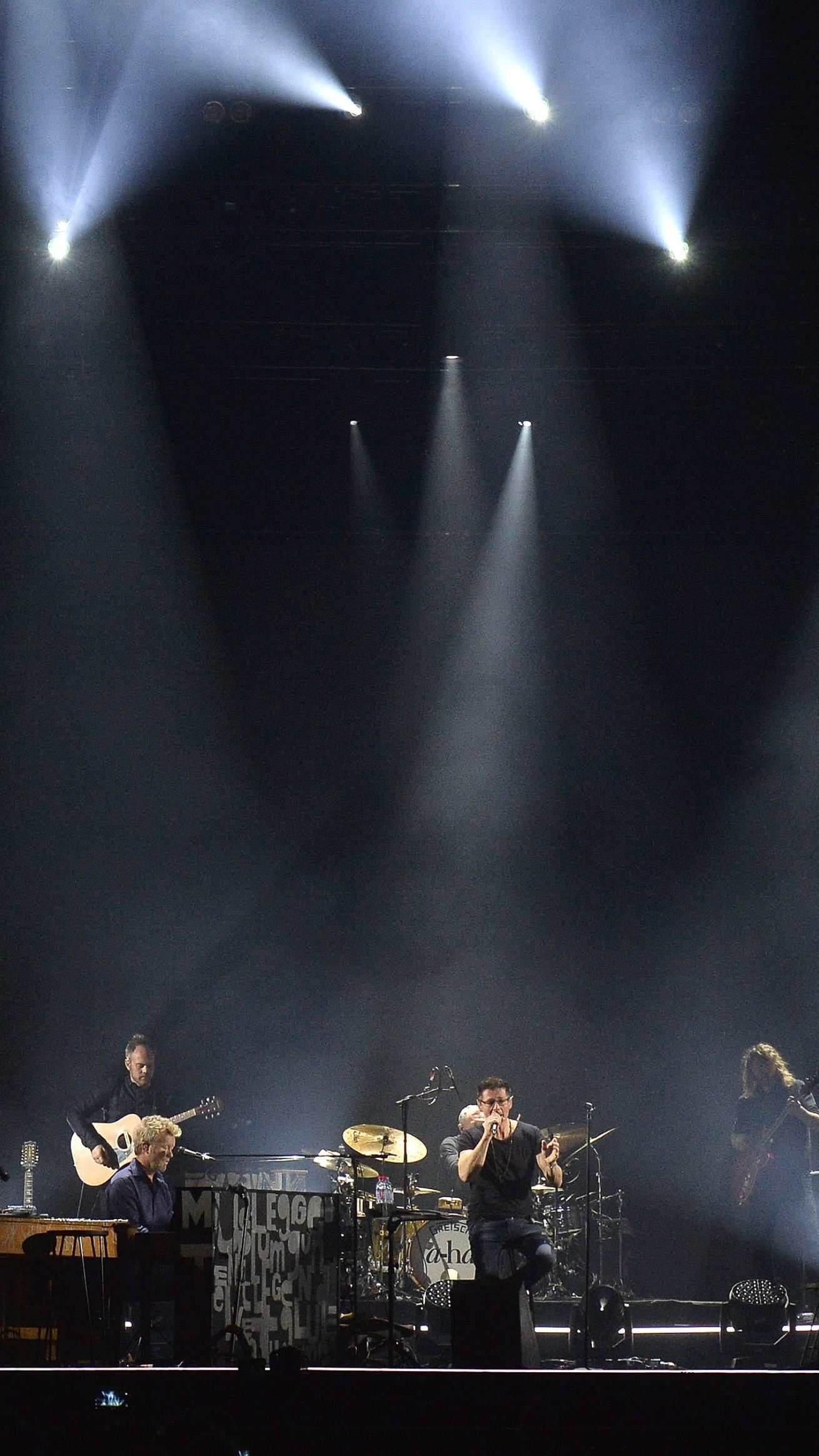 Rund 5.000 Fans ließen sich in der Stadthalle von Songs im neuen Soundkleid begeistern.