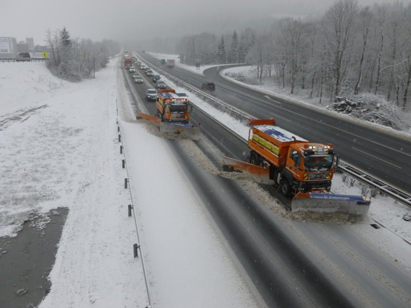 Mit 22 Winterdienstfahrzeugen sorgt die Asfinag im Land für sichere Fahrbahnen.