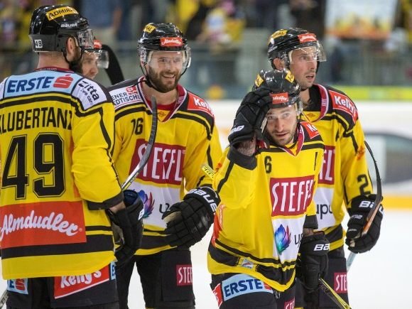 Die Vienna Capitals verloren mit 6:7 gegen die Black Wings Linz. Die Vienna Capitals verloren mit 6:7 gegen die Black Wings Linz.