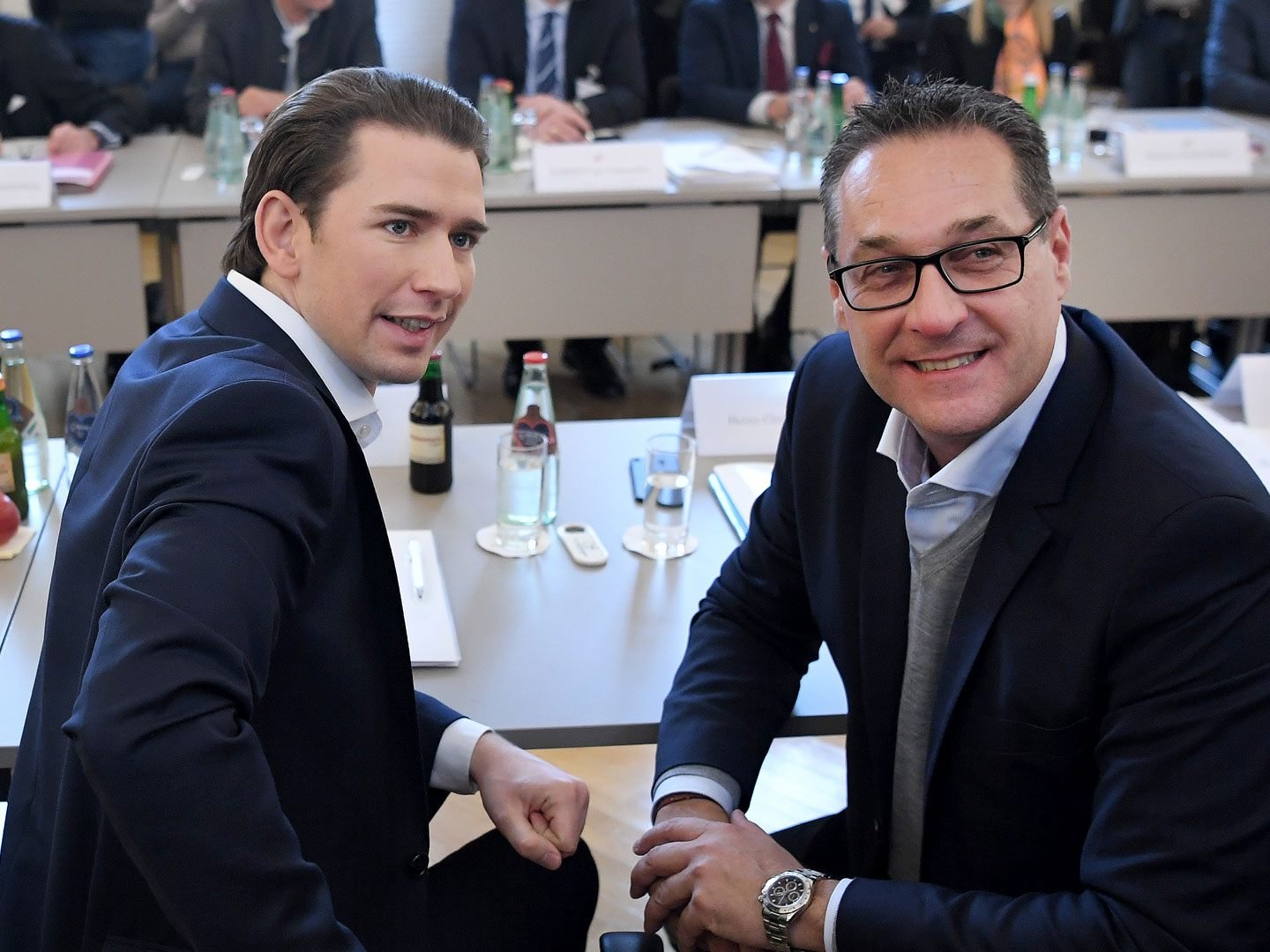 Eine der ersten Maßnahmen der neuen Regierung: Abschaffung der "Aktion 20.000". Eine der ersten Maßnahmen der neuen Regierung: Abschaffung der "Aktion 20.000".