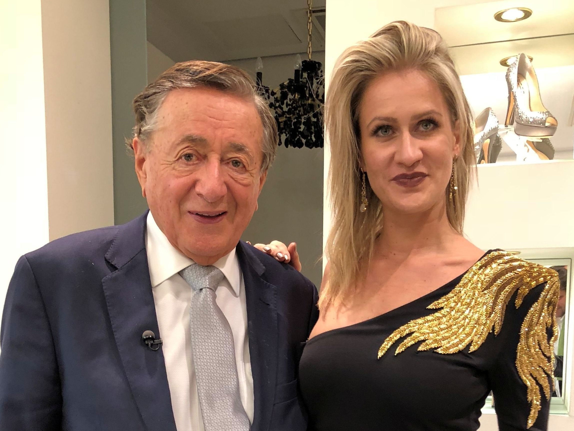 Richard Lugner und seine Opernball-Begleitung Simona beim Shoppen. Richard Lugner und seine Opernball-Begleitung Simona beim Shoppen.