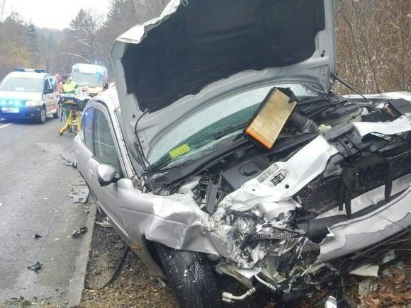 Bei einer Kollision in Hernals wurde ein PKW-Lenkerin lebensgefährlich verletzt.