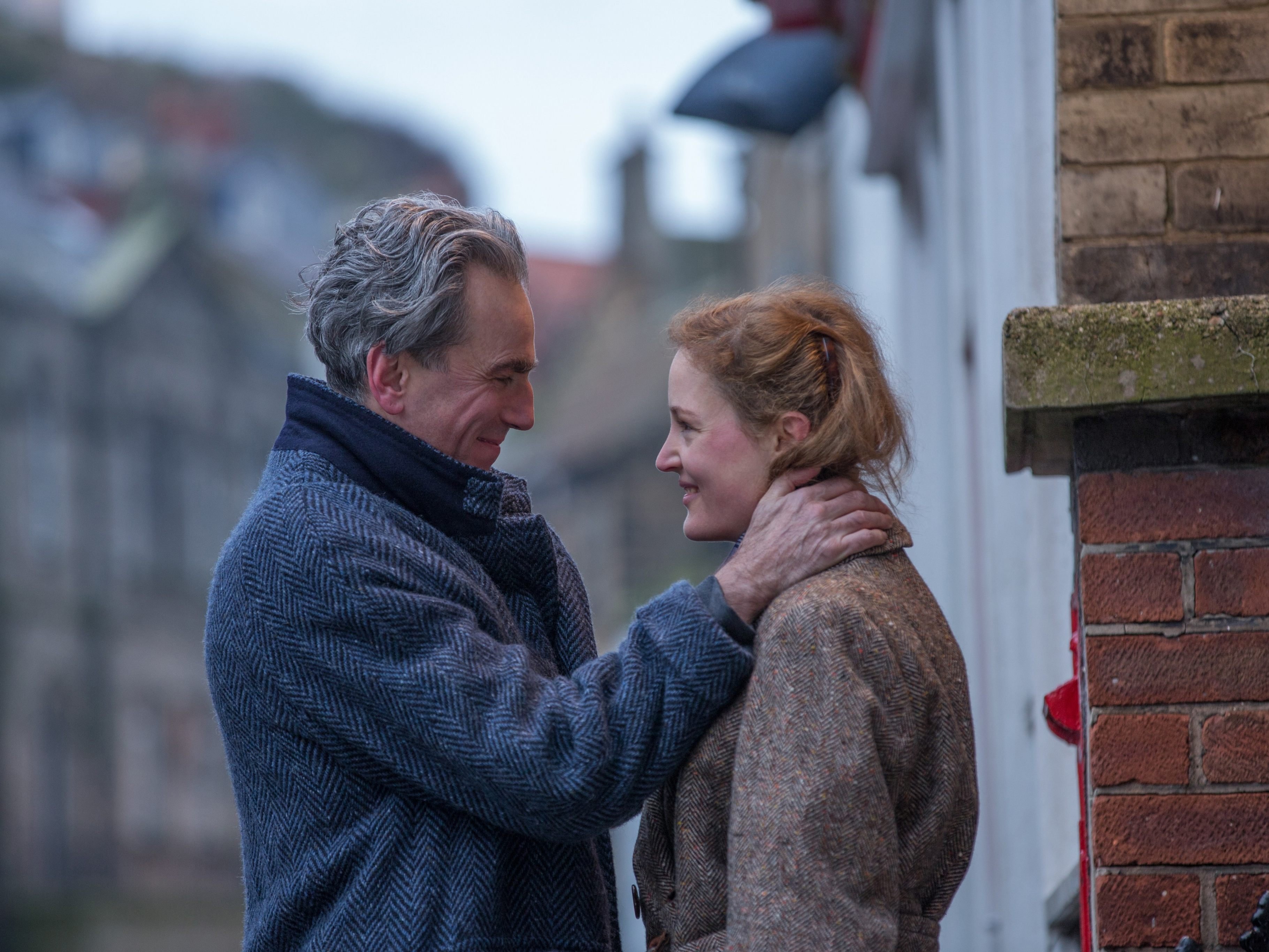 Unter den Empfehlungen für einen gelungen Kinobesuch am Valentinstag: "Phantom Thread" ("Der seidene Faden") im Gartenbau Unter den Empfehlungen für einen gelungen Kinobesuch am Valentinstag: "Phantom Thread" ("Der seidene Faden") im Gartenbau