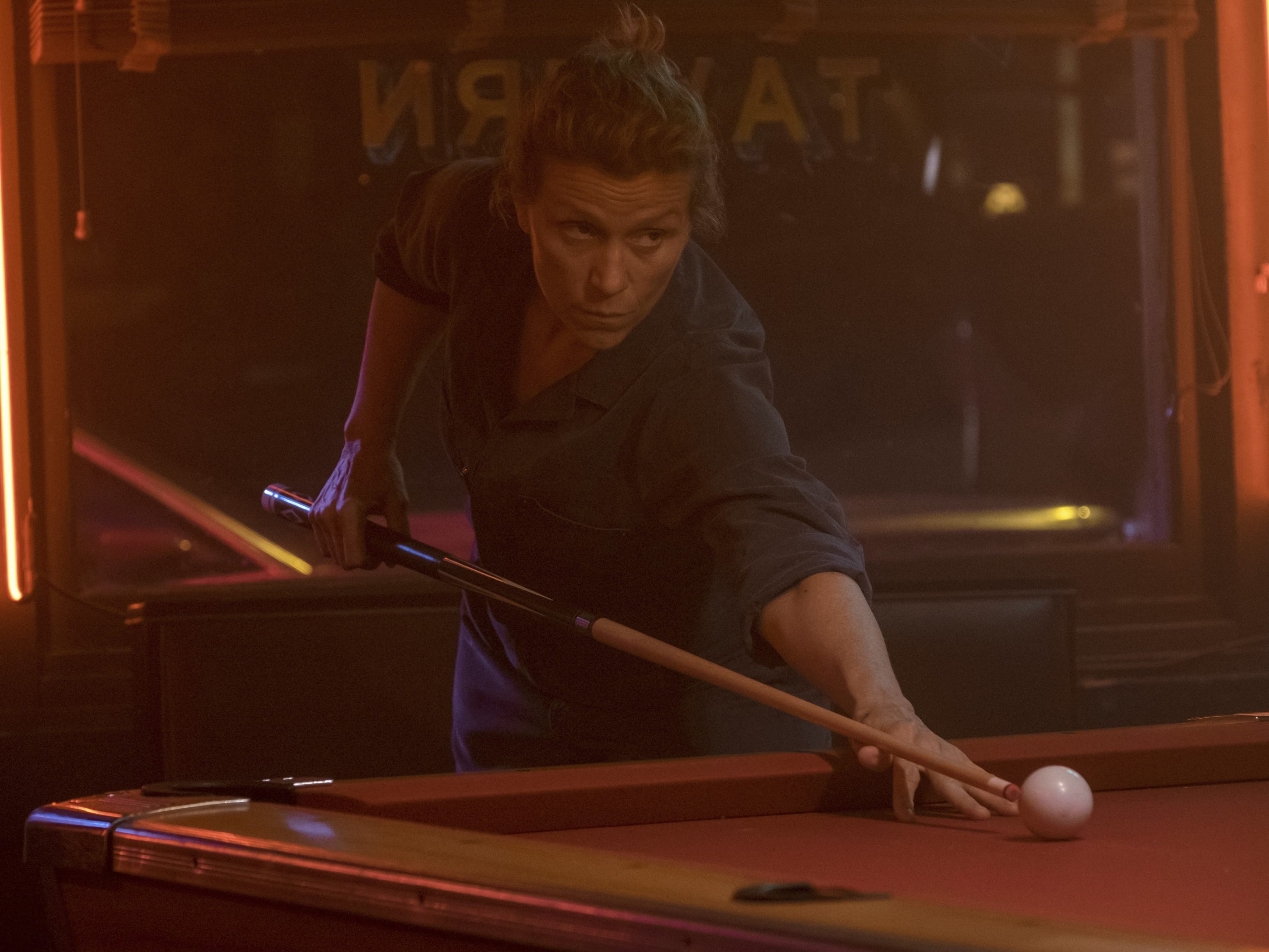 Frances McDormand als "weibliche John Wayne"-Variante in "Three Billboards Outside Ebbing, Missouri" Frances McDormand als "weibliche John Wayne"-Variante in "Three Billboards Outside Ebbing, Missouri"