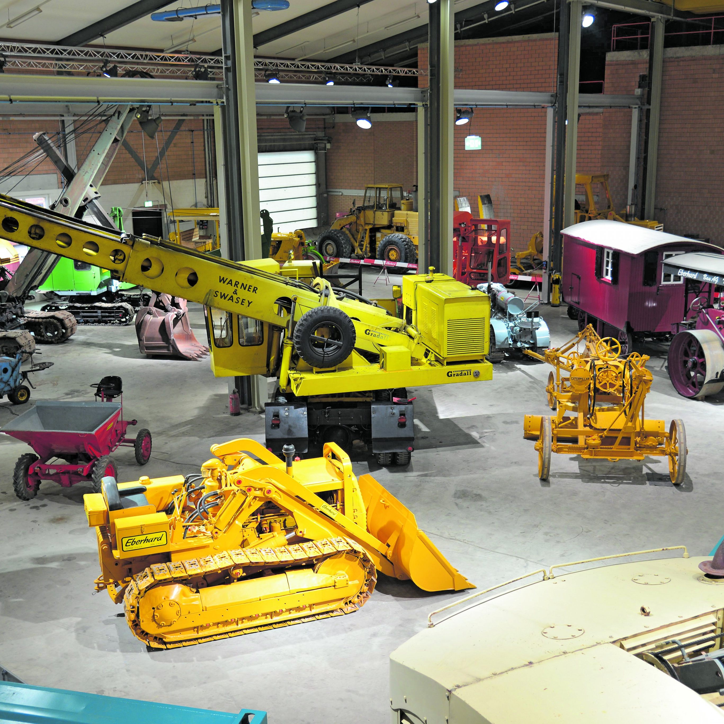 Zeitreise durch 100 Jahre Baumaschinengeschichte