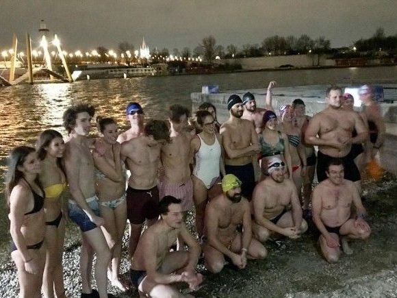 Drittes Vollmondschwimmen in der neuen Donau am ersten März