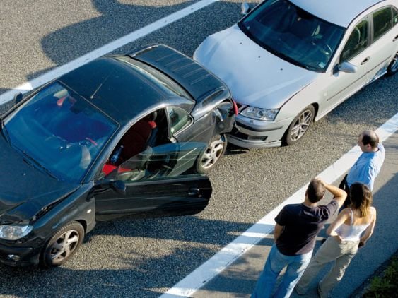 Kleiner Crash, große Folgen: Keine rechtliche Rückendeckung zu haben, kann im Ernstfall existenzbedrohend sein.