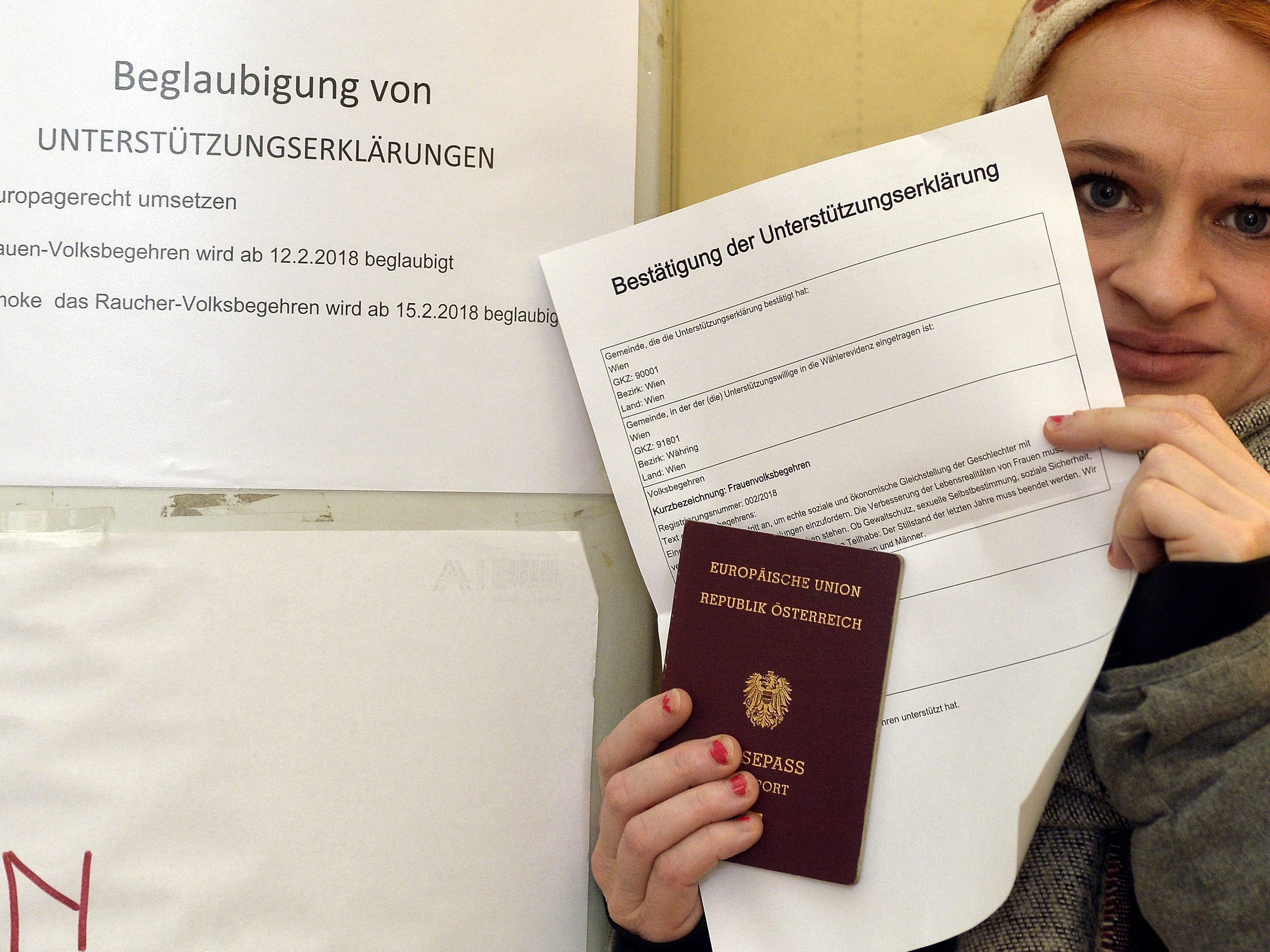 Das Frauen-Volksbegehren 2.0 kann ab sofort unterschrieben werden - und das in jedem Gemeindeamt Österreichs. Das Frauen-Volksbegehren 2.0 kann ab sofort unterschrieben werden - und das in jedem Gemeindeamt Österreichs.