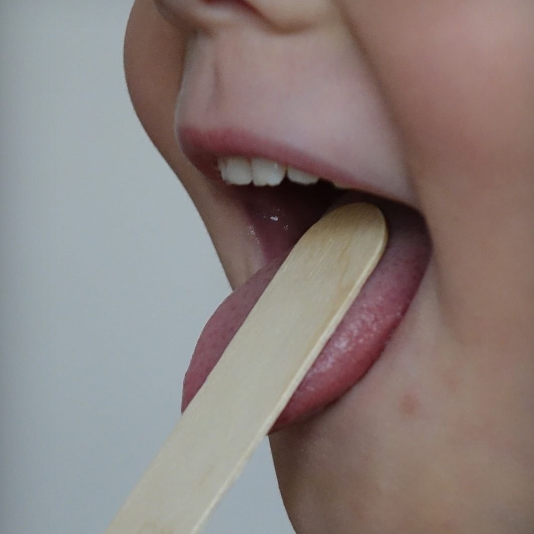 Heißer Tee kann Speiseröhrenkrebs verursachen.