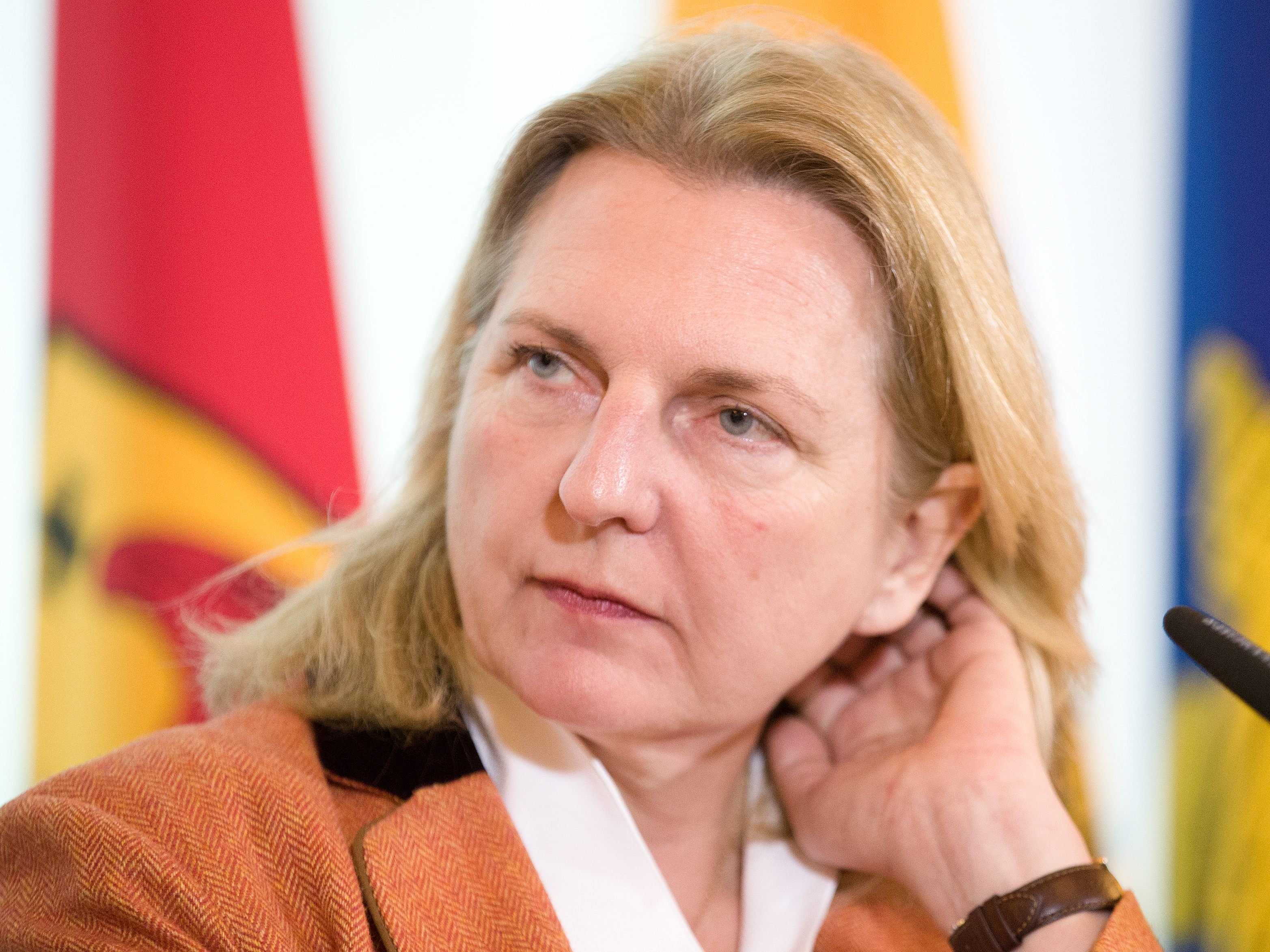 Für Außenministerin Karin Kneissl wird der Besuch in Sarajevo kein leichtes Unterfangen. Für Außenministerin Karin Kneissl wird der Besuch in Sarajevo kein leichtes Unterfangen.