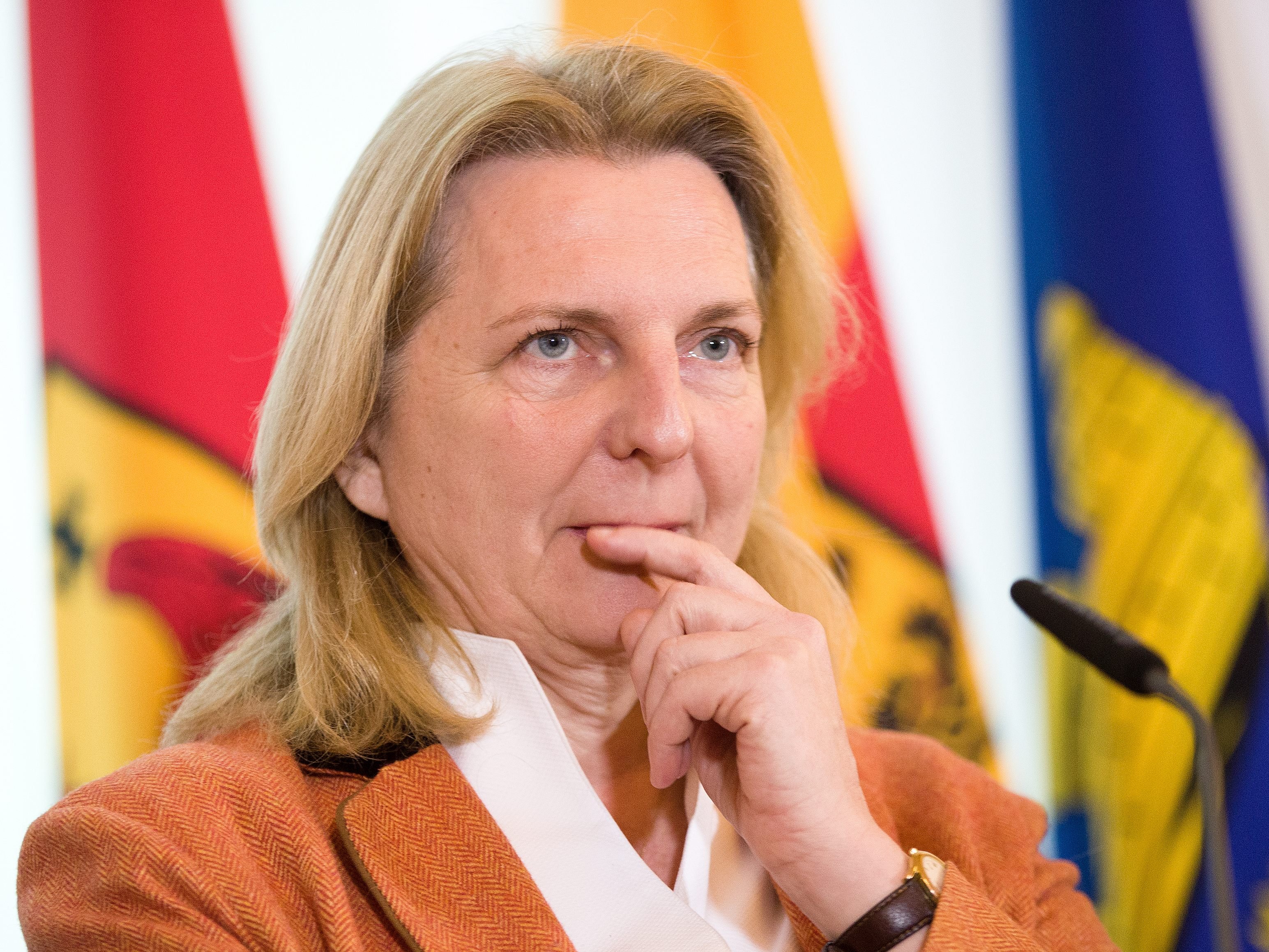 Außenministerin Karin Kneissl erkennt die Souveränität des Kosovos an.