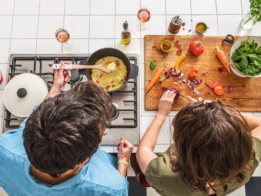 Gemeinsames Kochen ist bei den Österreichern sehr beliebt. Gemeinsames Kochen ist bei den Österreichern sehr beliebt.