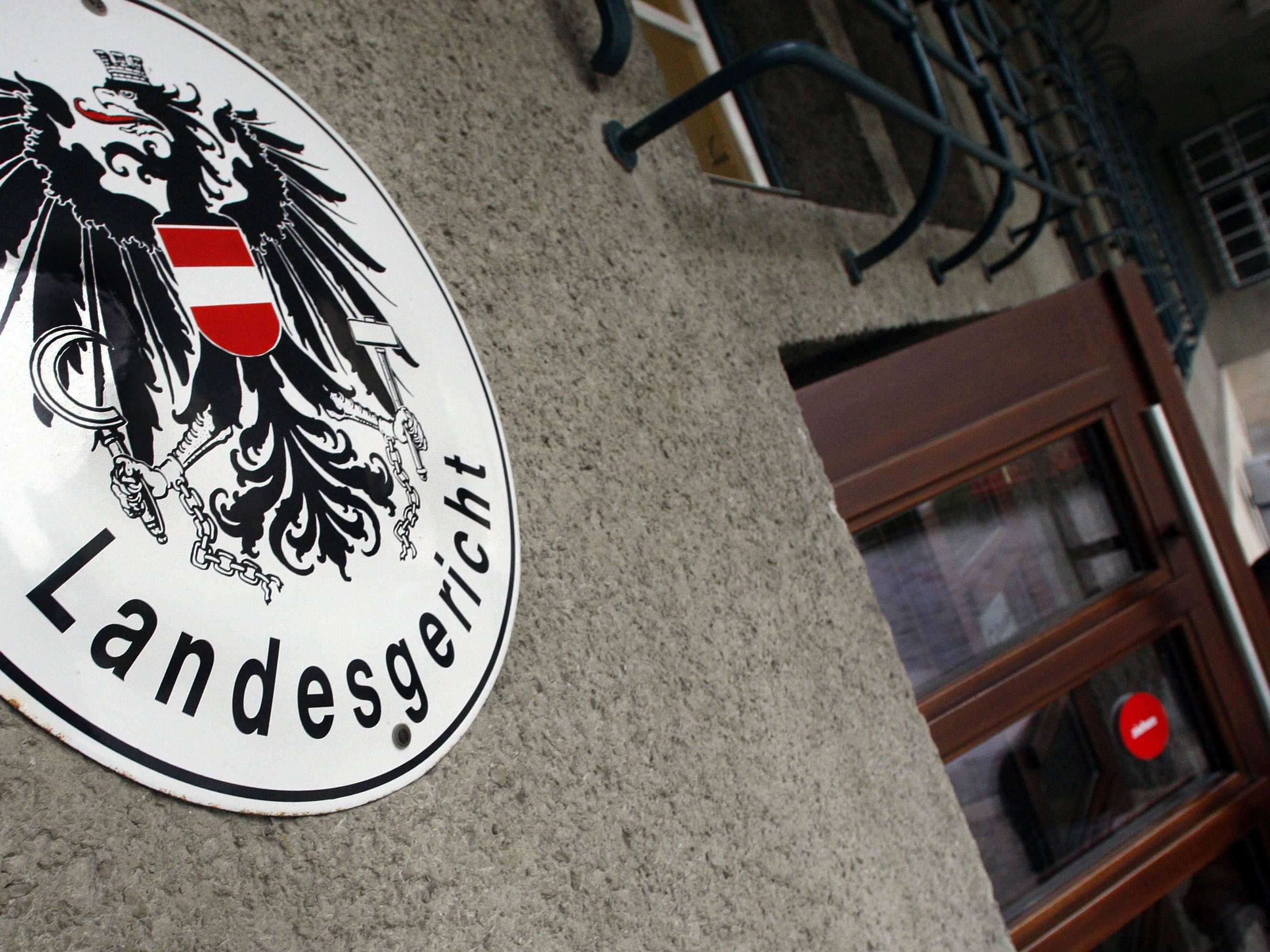 Zwei von den drei Rumänen wurde versuchter Mord vorgeworfen - sie plädierten jedoch auf Körperverletzung.