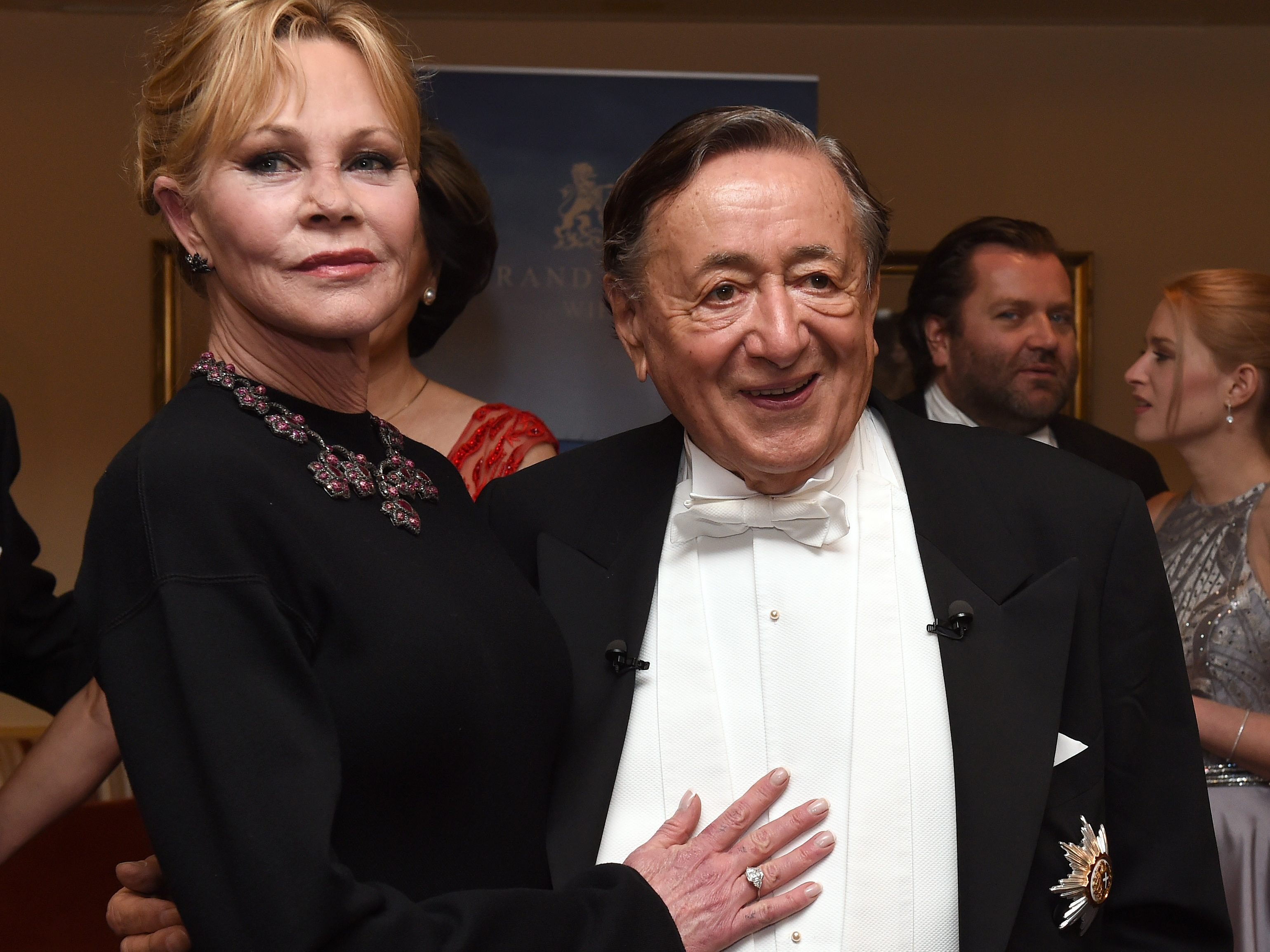 Richard Lugner und Melanie Griffith bei der Abendroben-Präsentation. Richard Lugner und Melanie Griffith bei der Abendroben-Präsentation.