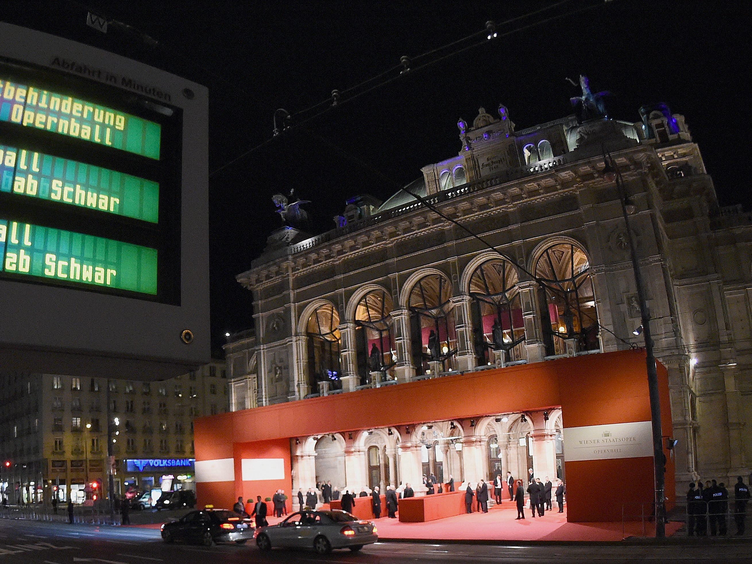 Alle Infos zur Ringsperre und den Öffi-Umleitungen am Opernballabend in Wien.