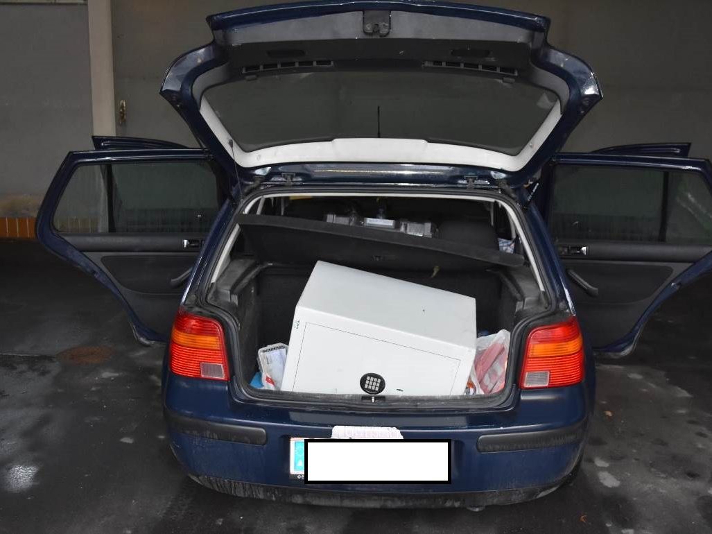 Mit einem Tresor im Kofferraum wurde die Bane in Wien-Leopoldstadt geschnappt.