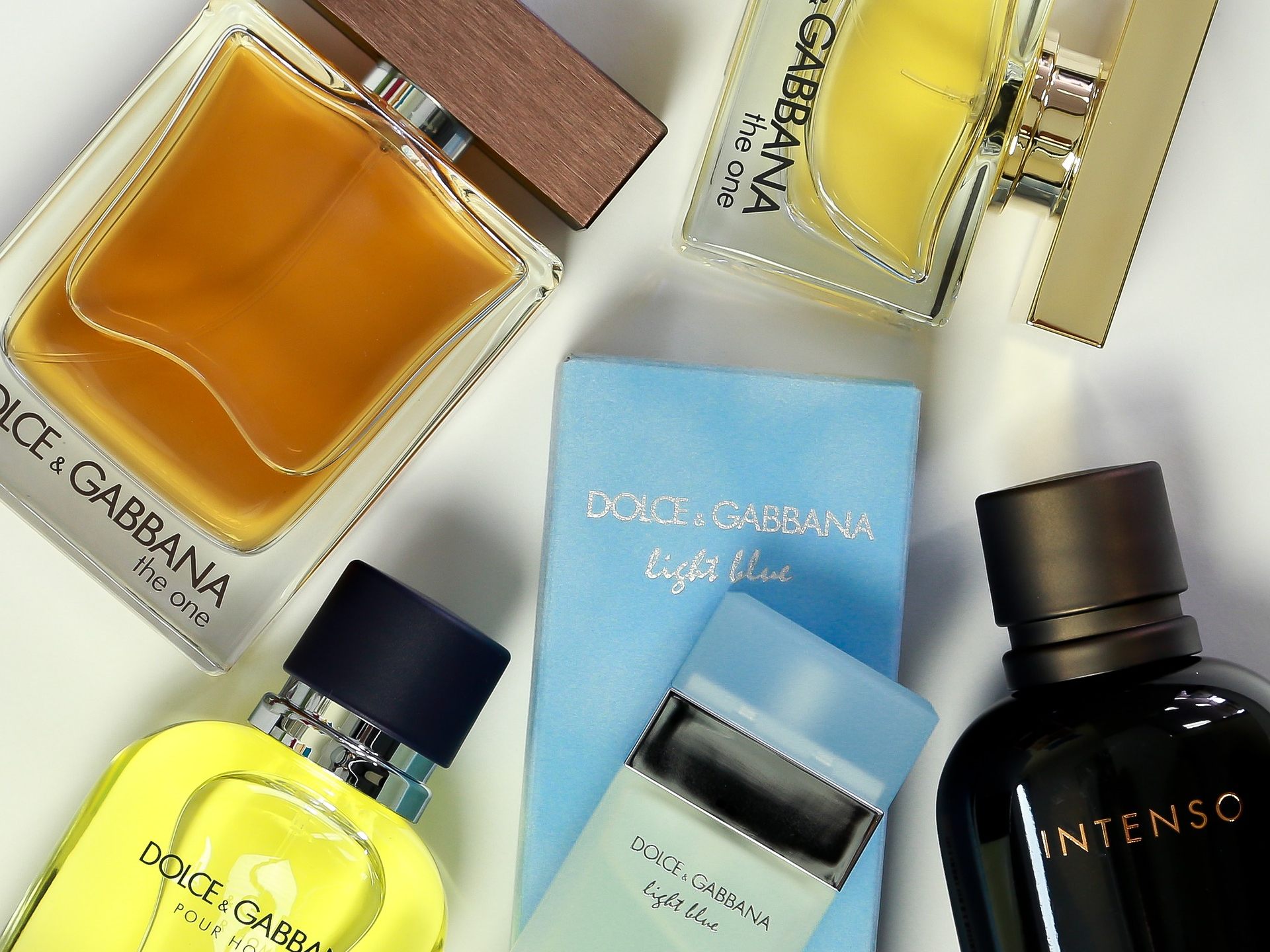 Die Frau ließ in einer Drogerie in Wien mehrere Parfum-Fläschchen mitgehen.