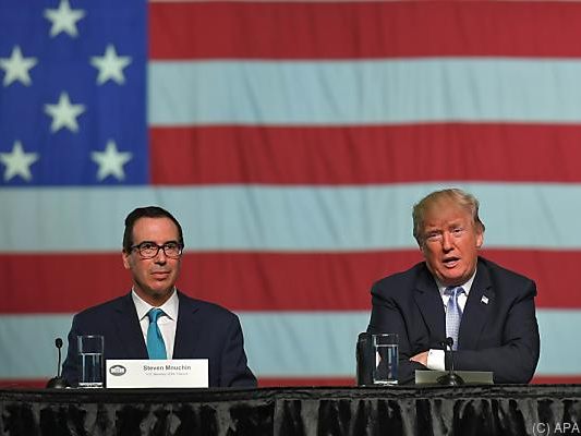 Mnuchin (l.) straft wegen russischen Cyberaktivitäten ab Mnuchin (l.) straft wegen russischen Cyberaktivitäten ab
