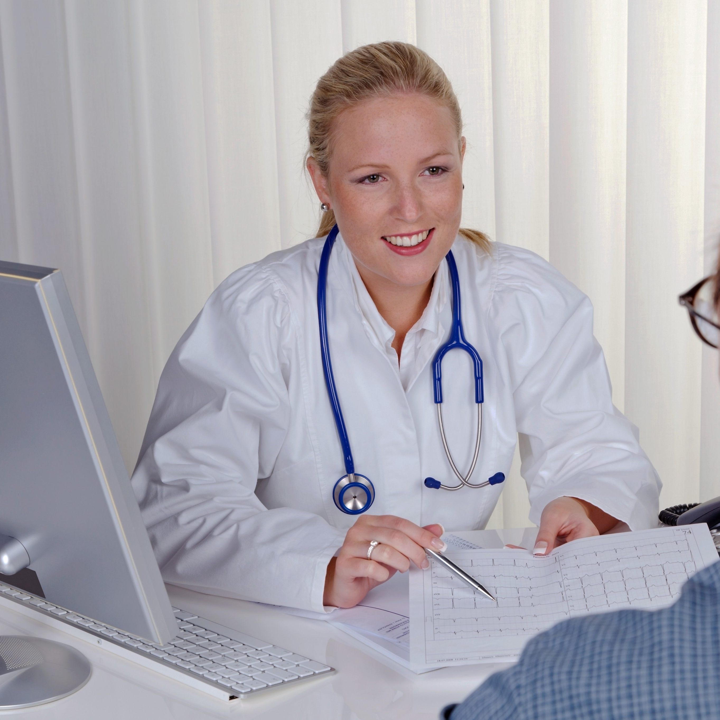 Eine "Außerparlamentarische Protestbewegung" von Allgemeinmedizinern startete.