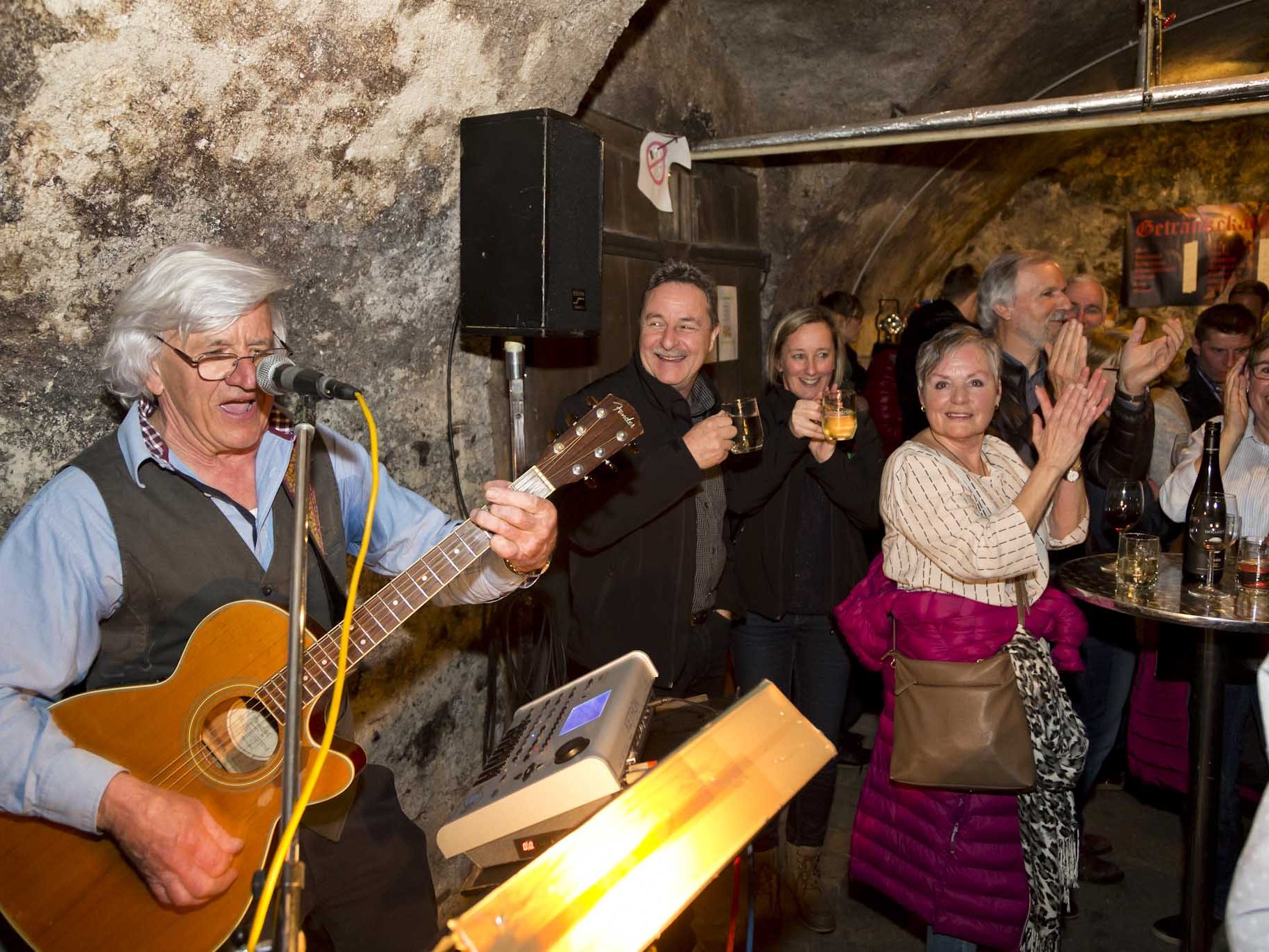 Im Gasthof Schneeberg unterhielt Hans Sonderegger die Gäste.