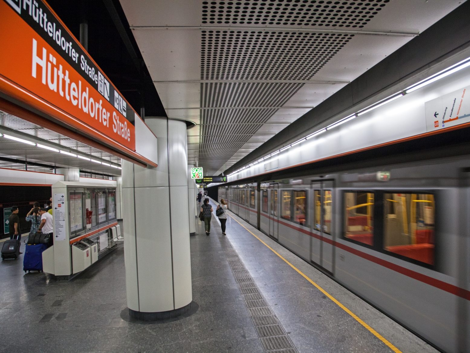 Im Bereich der U-Bahnstation Hütteldorfer Straße kam es zum versuchten Raub. Im Bereich der U-Bahnstation Hütteldorfer Straße kam es zum versuchten Raub.