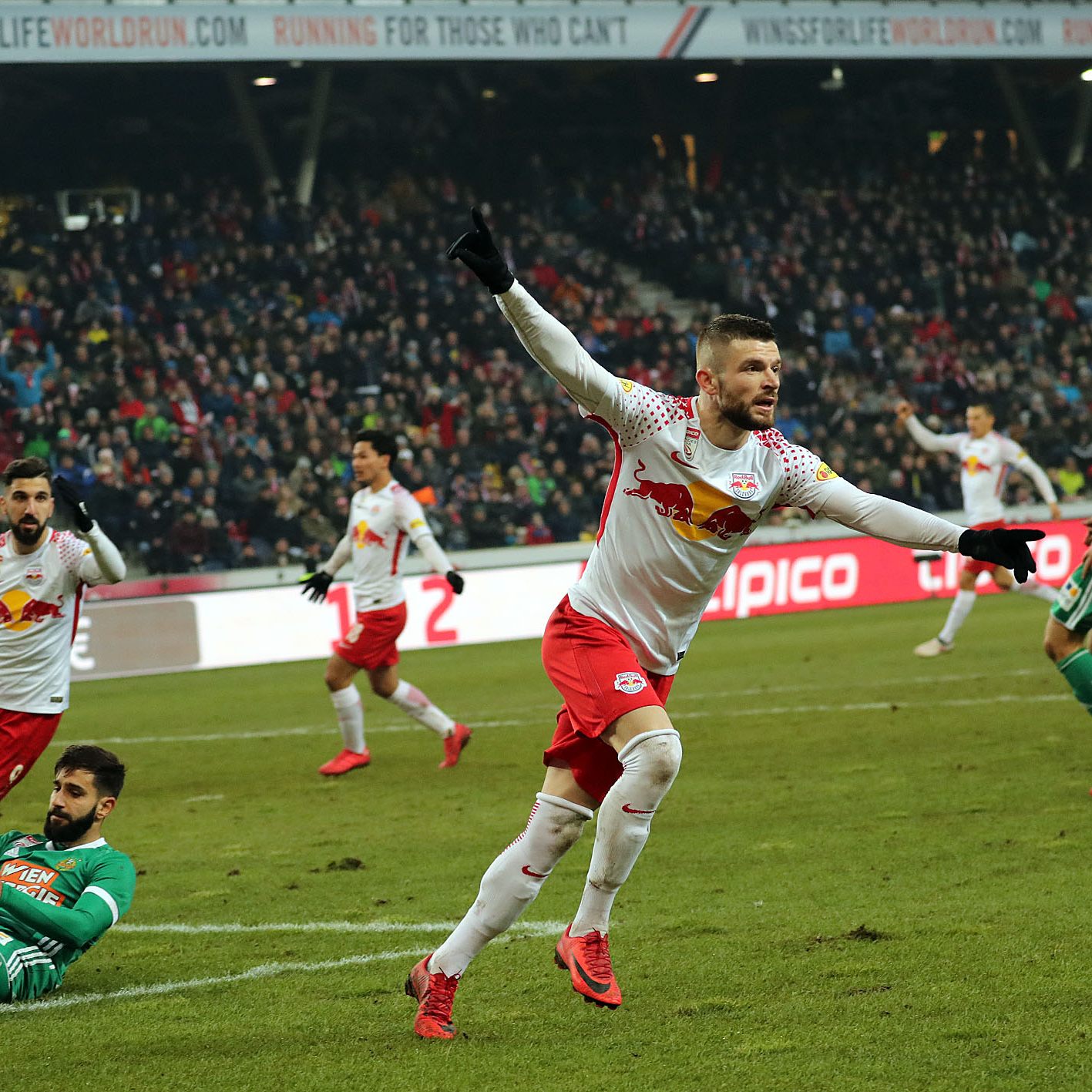 Red Bull Salzburg gewann gegen Rapid Wien.