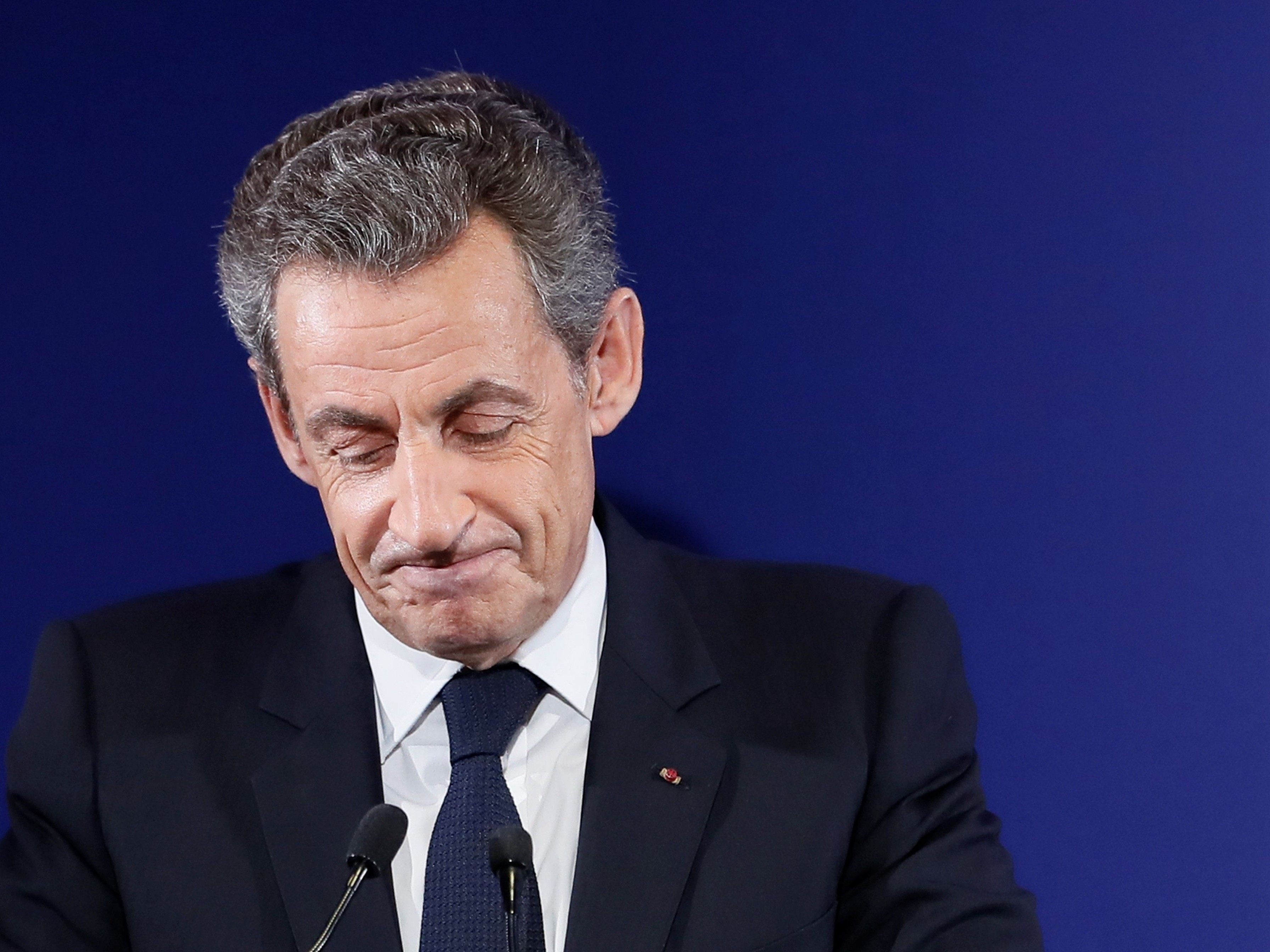 Ex-Präsident Sarkozy wurde in Polizeigewahrsam genommen.