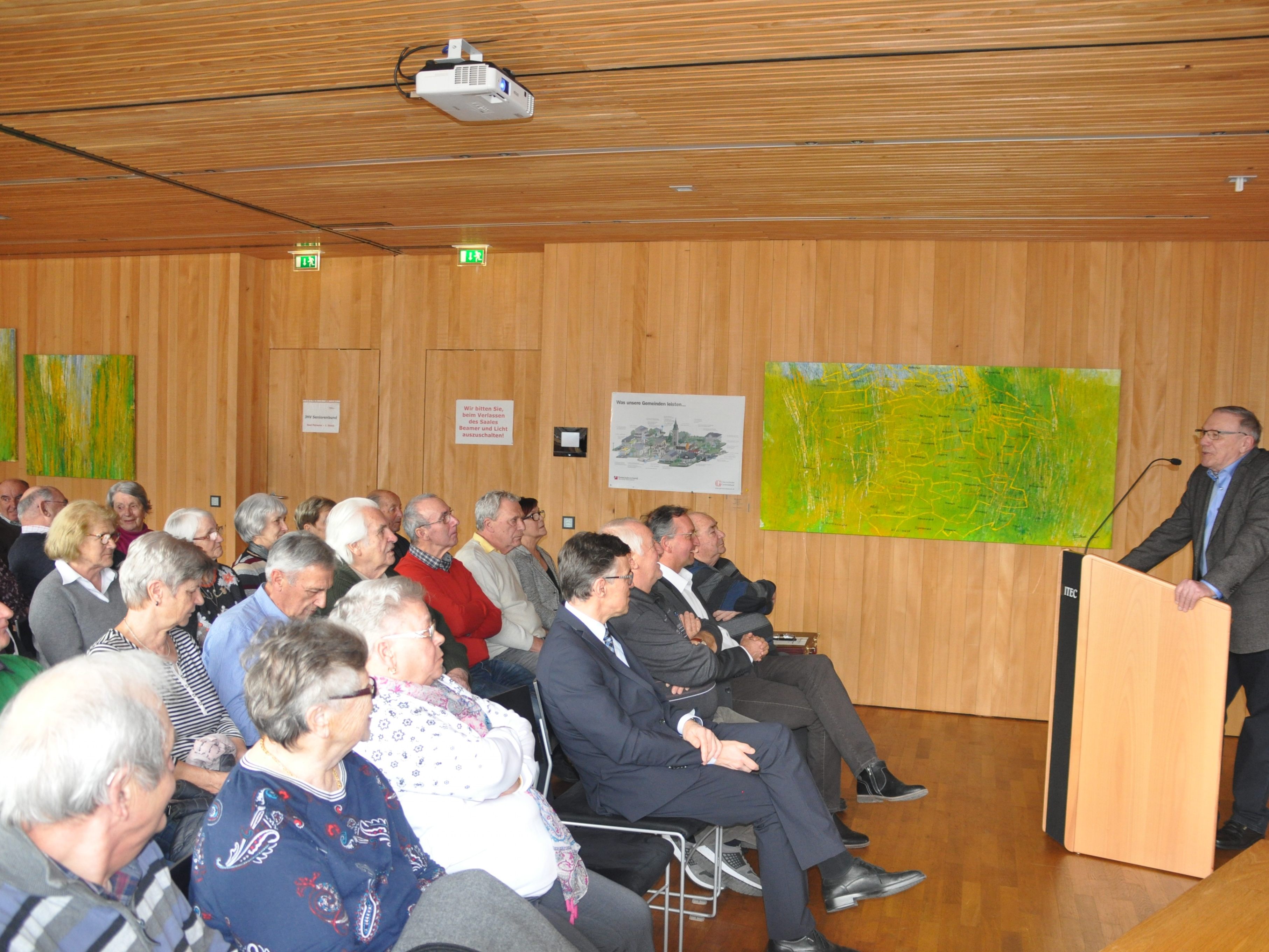 Obmann Elmar Hepp begrüßt Mitglieder und Ehrengäste