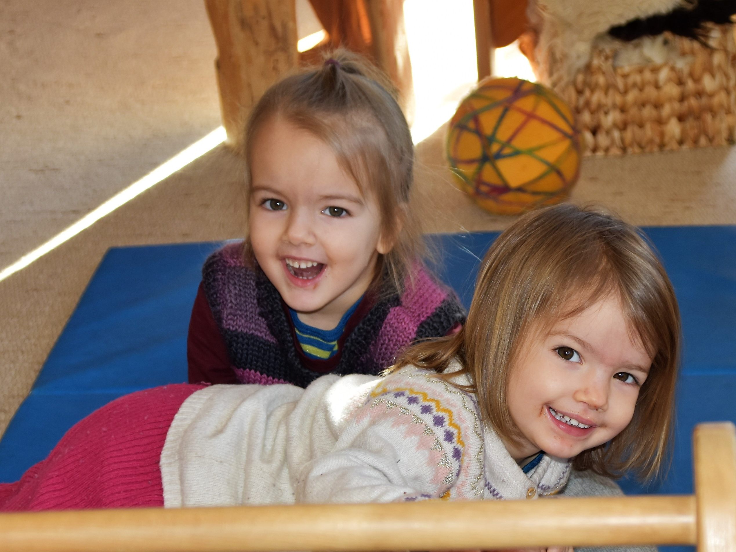 Klara und Ida haben viel Spaß Klara und Ida haben viel Spaß