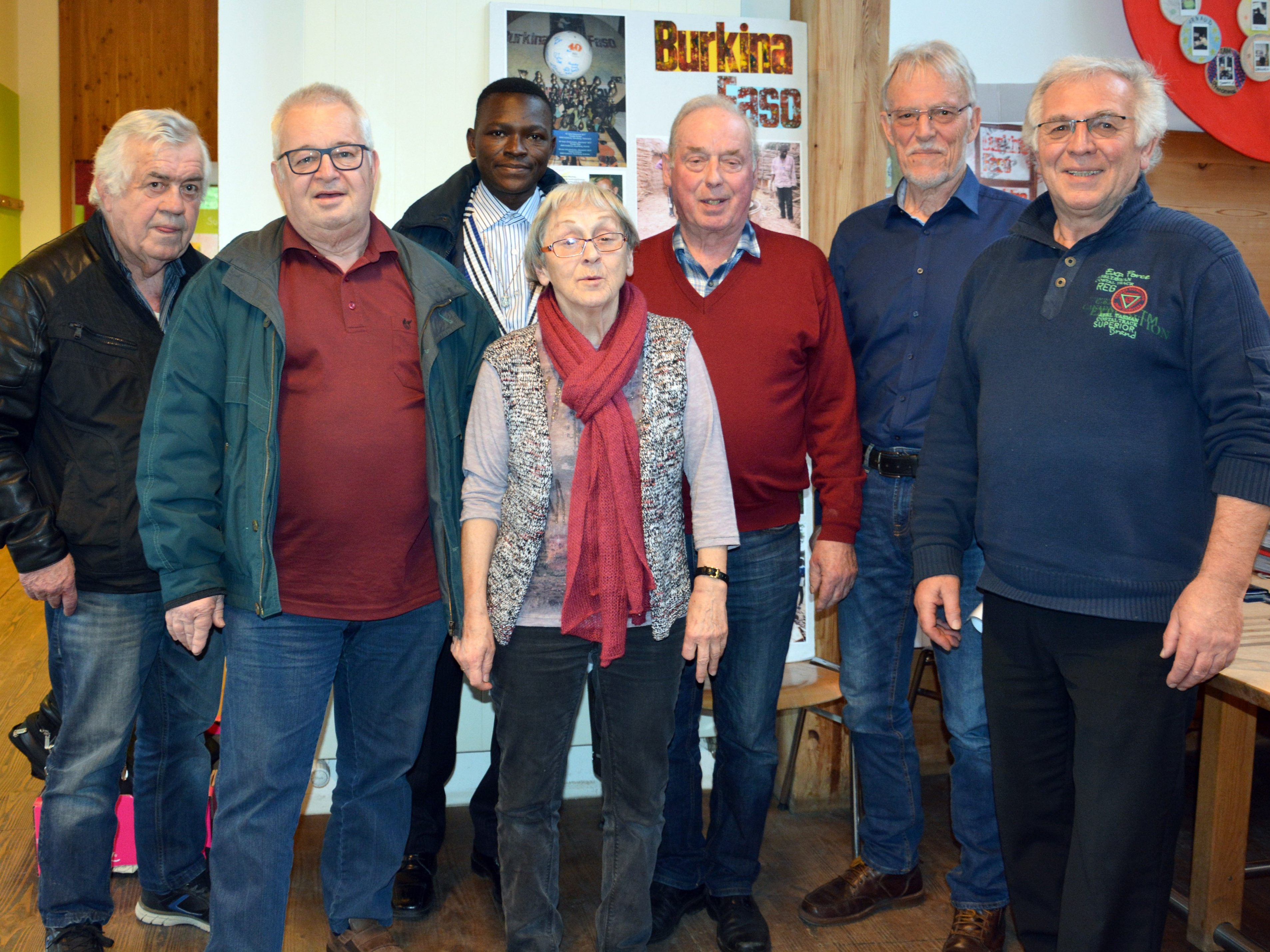 Heribert Gut (re.) informierte im Sunnahof über das Brunnenprojekt im westafrikanischen Burkina Faso. Heribert Gut (re.) informierte im Sunnahof über das Brunnenprojekt im westafrikanischen Burkina Faso.