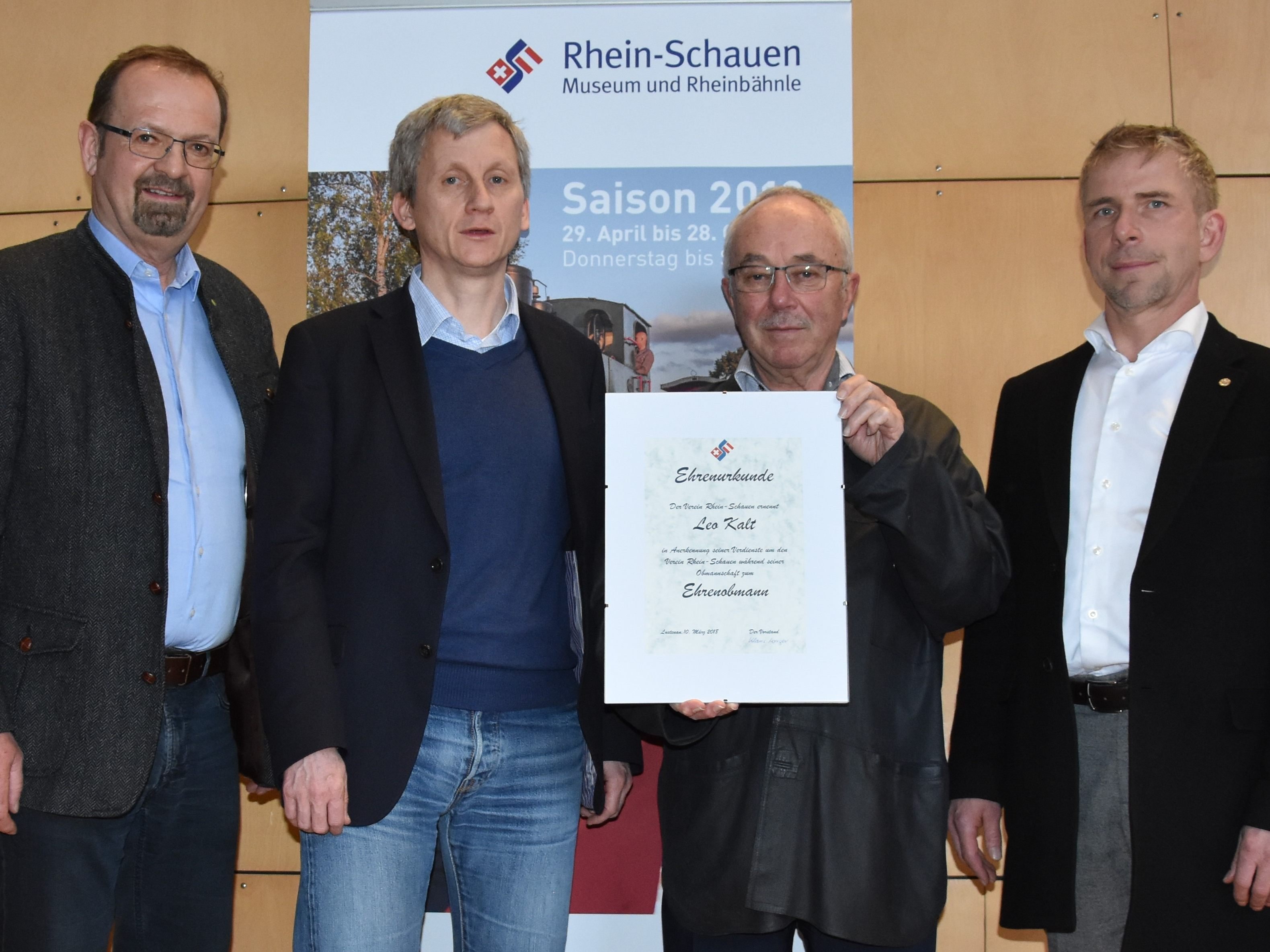 Bürgermeister Rainer Siegele und die Ehrenmitglieder Daniel Dietsche, Leo Kalt und Adolf Konstatzky.