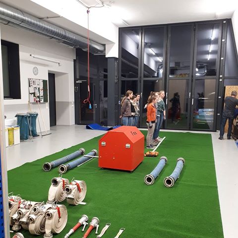 Schläche müssen verlegt und angesteckt werden. Schläche müssen verlegt und angesteckt werden.