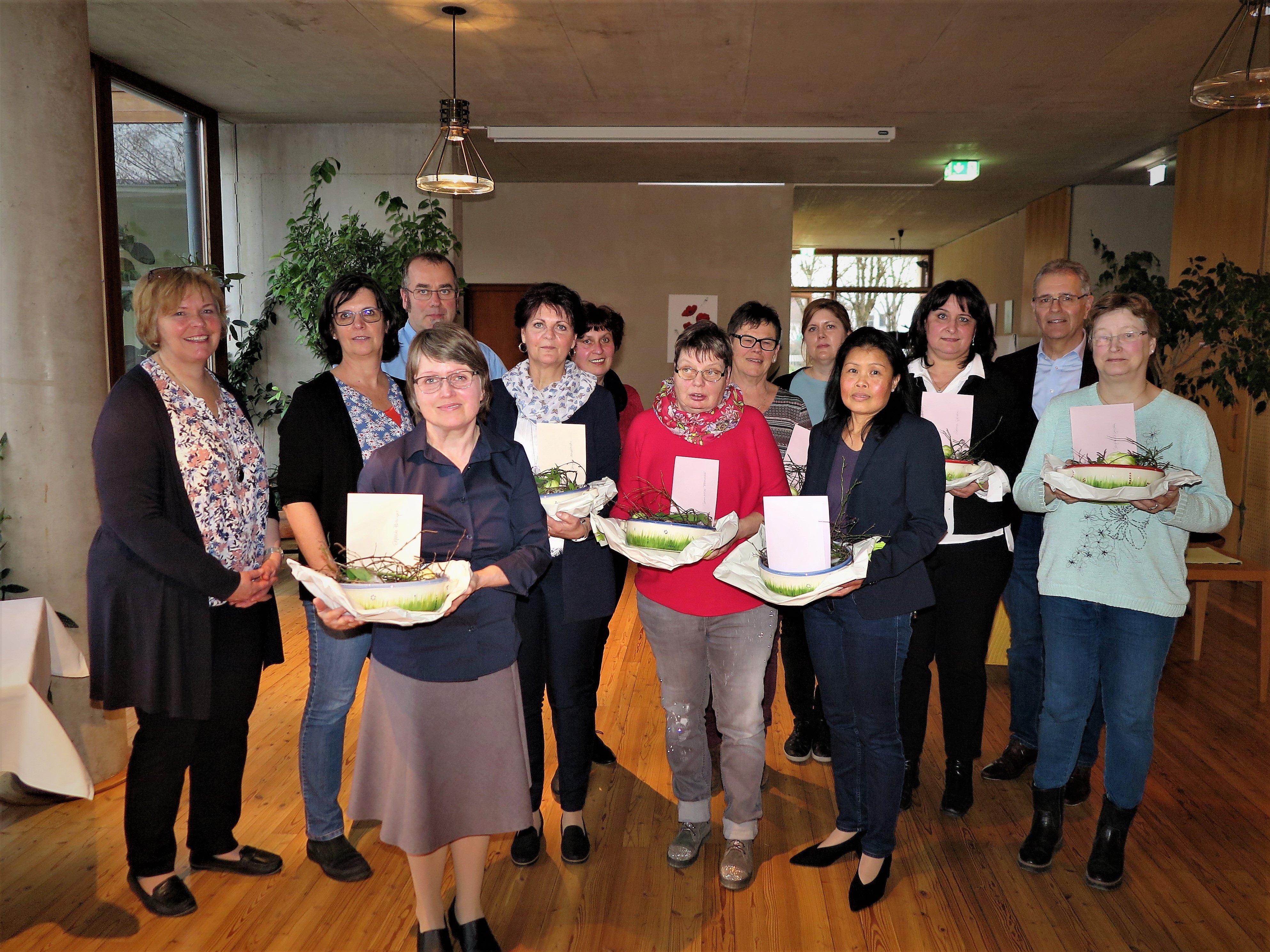 Neun Helferinnen wurde für ihren zehnjährigen Einsatz gedankt.