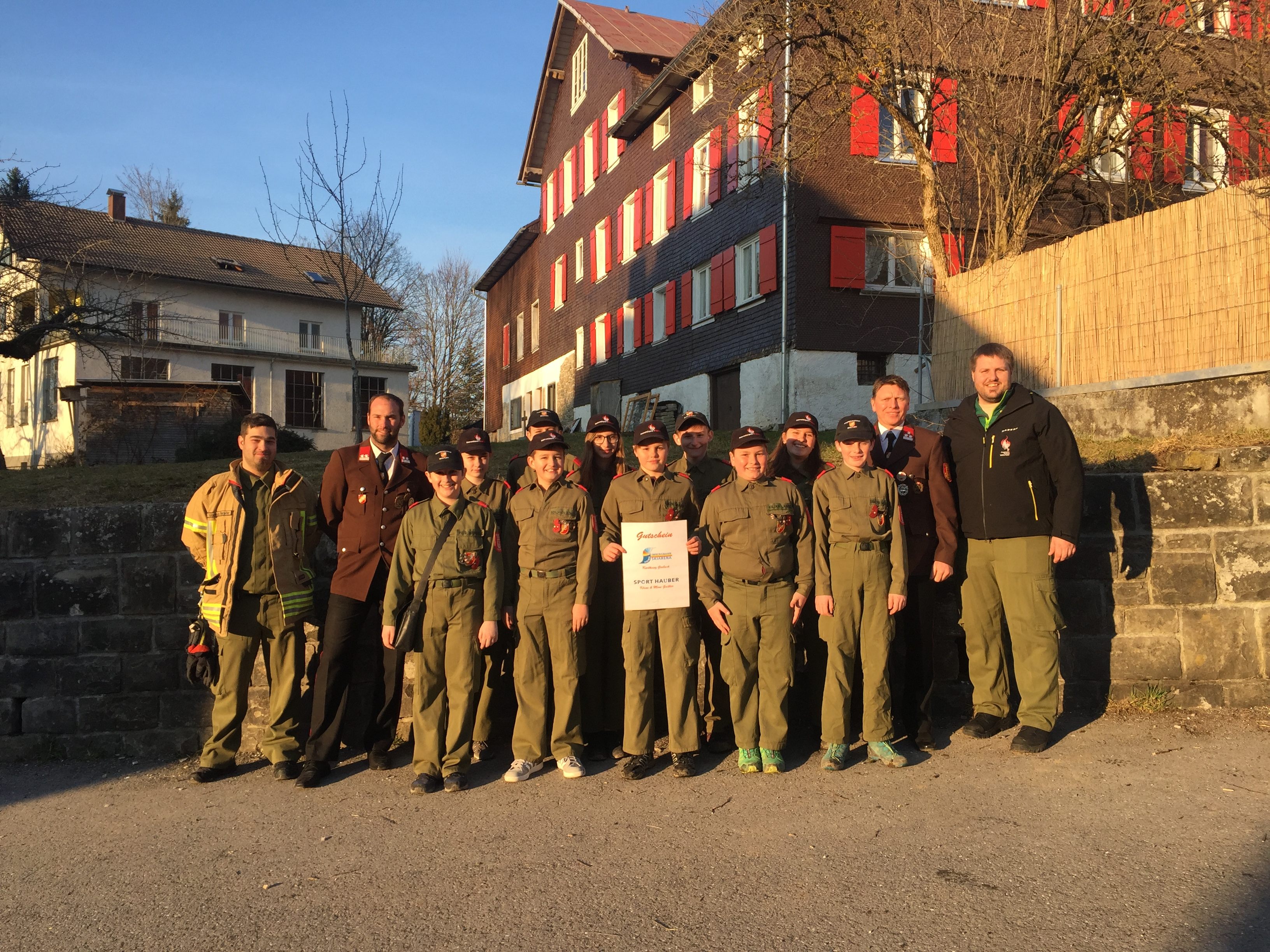 Feuerwehrjugend Wolfurt mit Betreuer