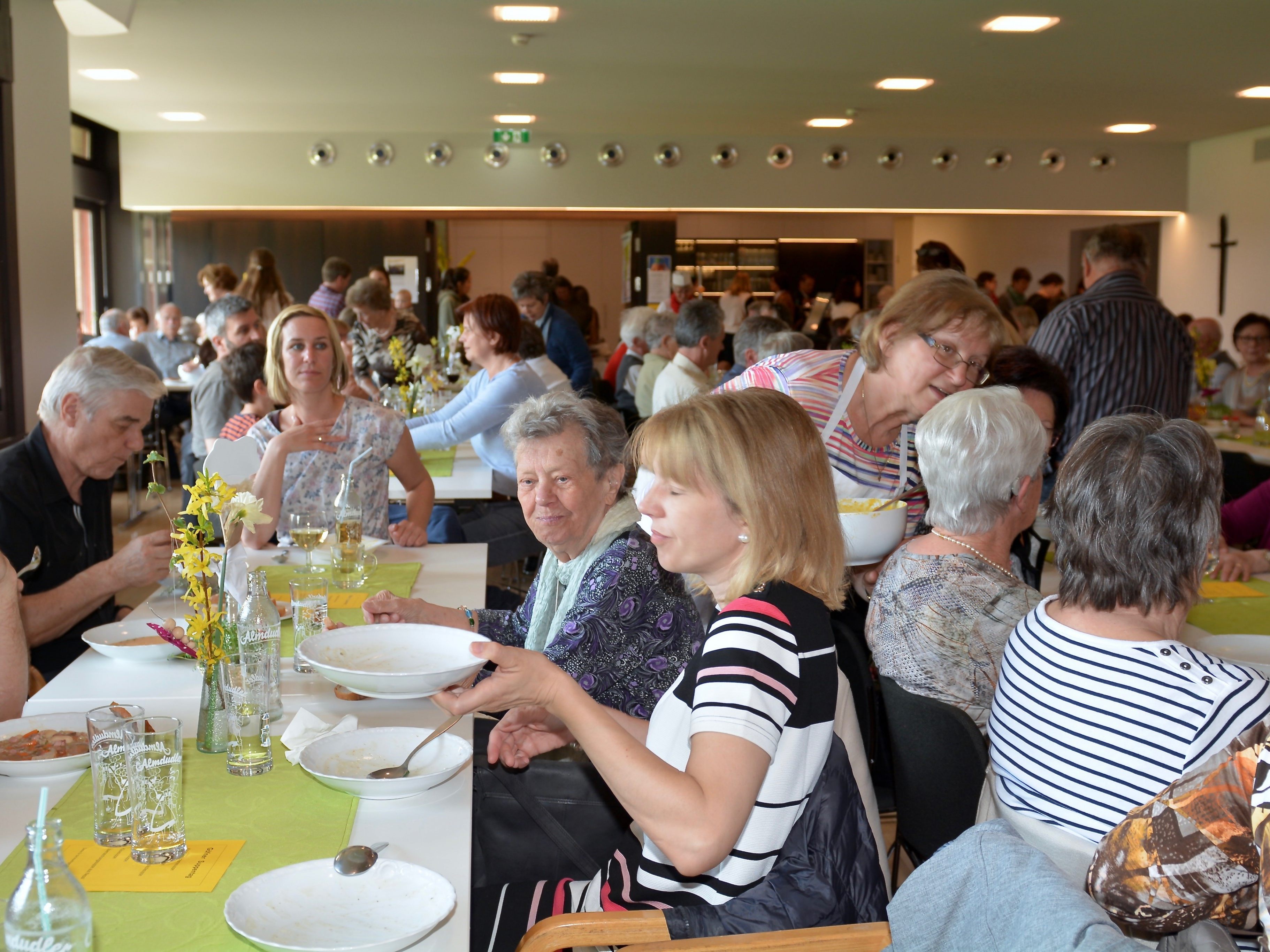 Suppe genießen und Gutes tun