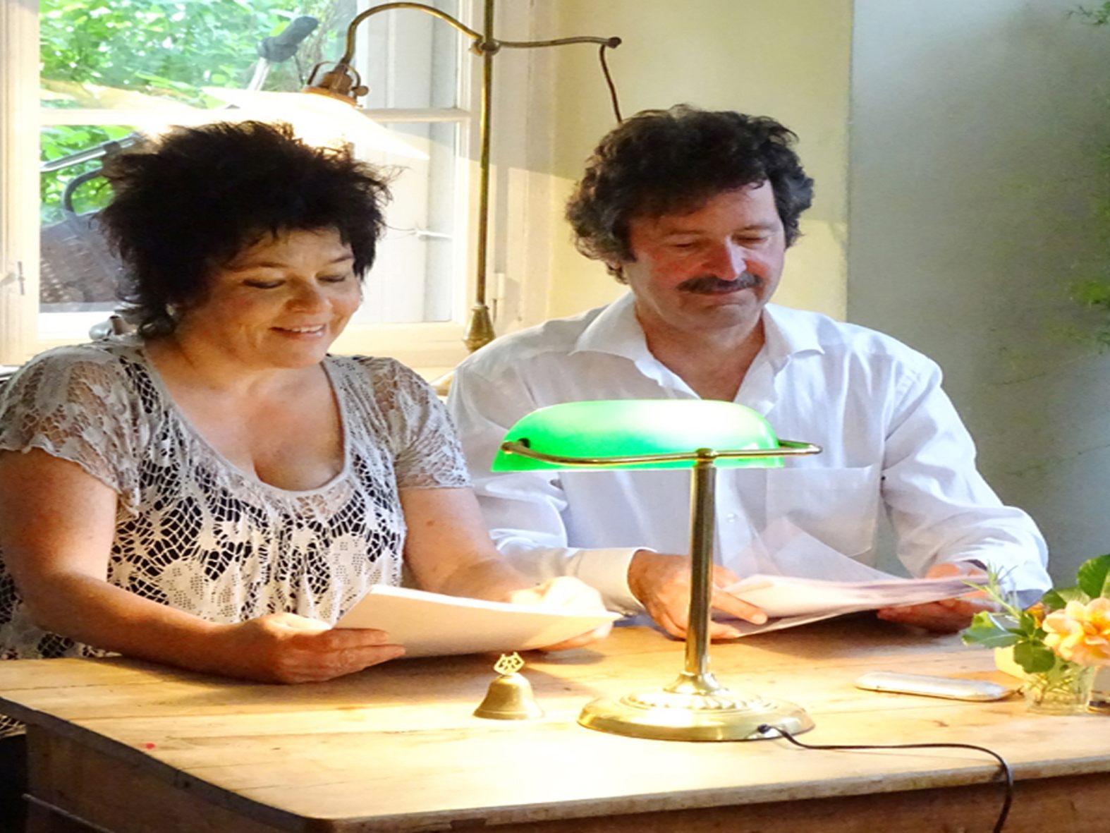 Sabine Bader und Wolfram Secco sprechen im Kulturcafé über  „Kindheit – magische Provinz“. Sabine Bader und Wolfram Secco sprechen im Kulturcafé über  „Kindheit – magische Provinz“.