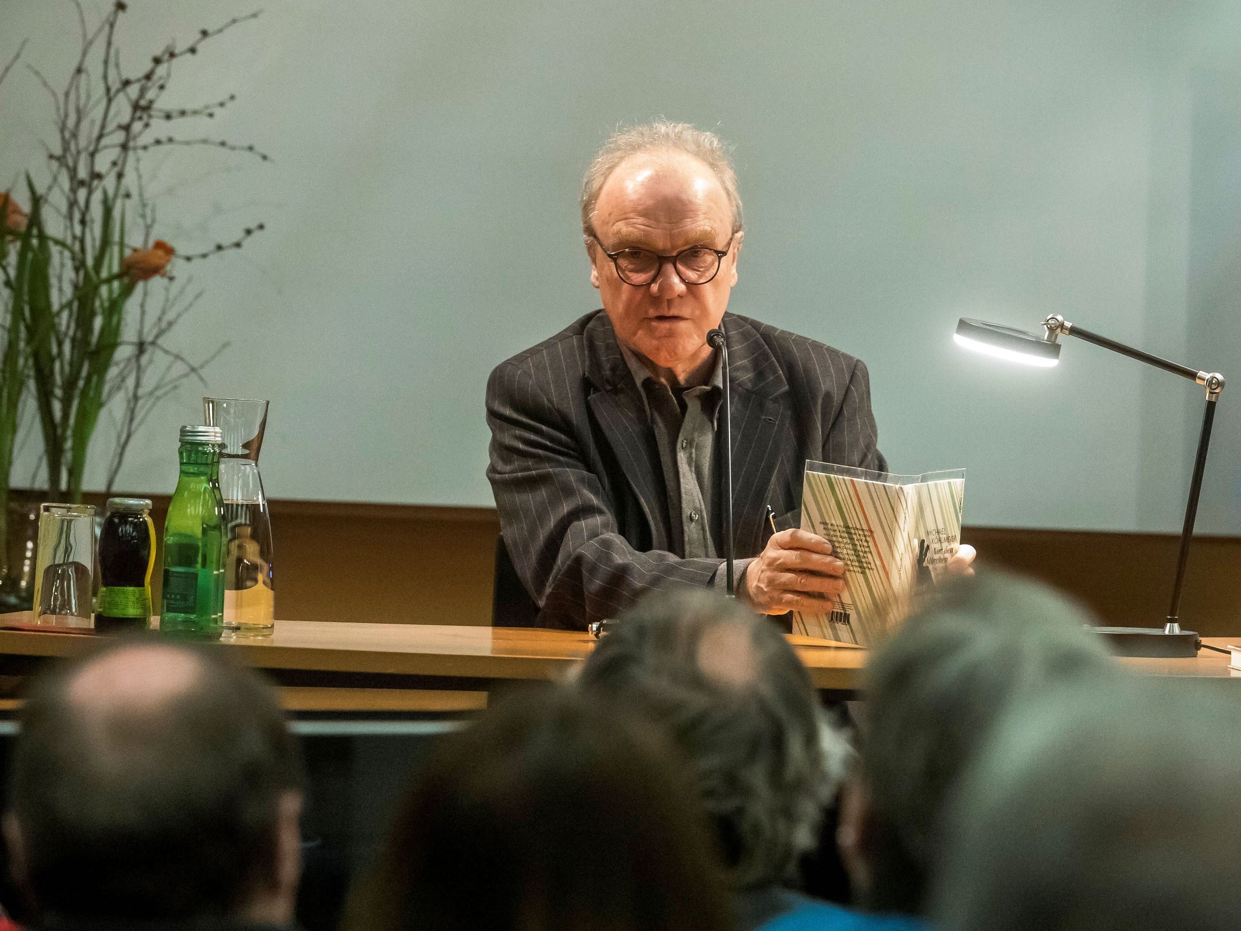 Michael Köhlmeier spricht am Sunnahof über sein Schaffen und seine Werke. Michael Köhlmeier spricht am Sunnahof über sein Schaffen und seine Werke.