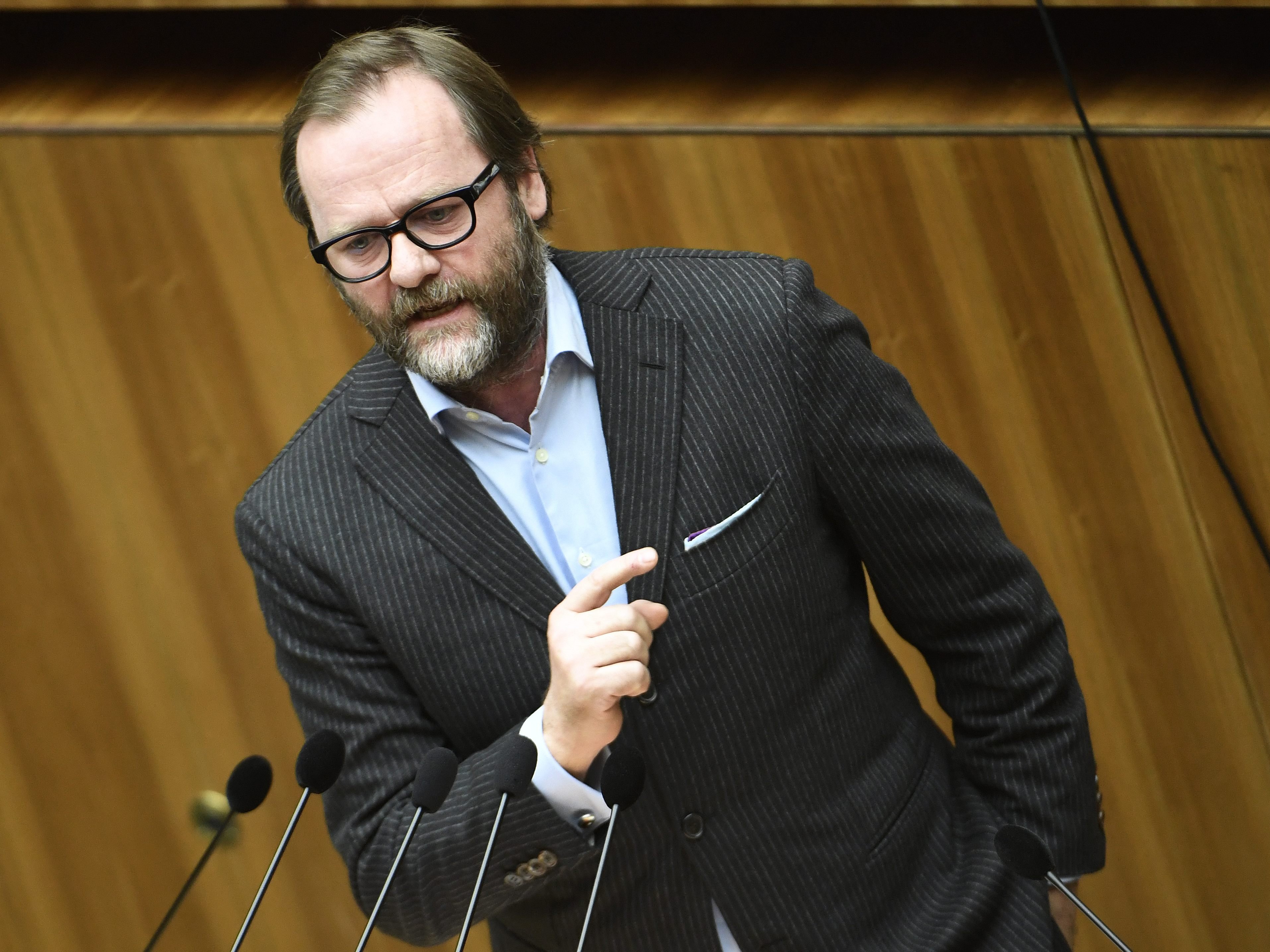NEOS-Spitzenkandidat Schellhorn verortet eine weitere "Energetik-Affäre"