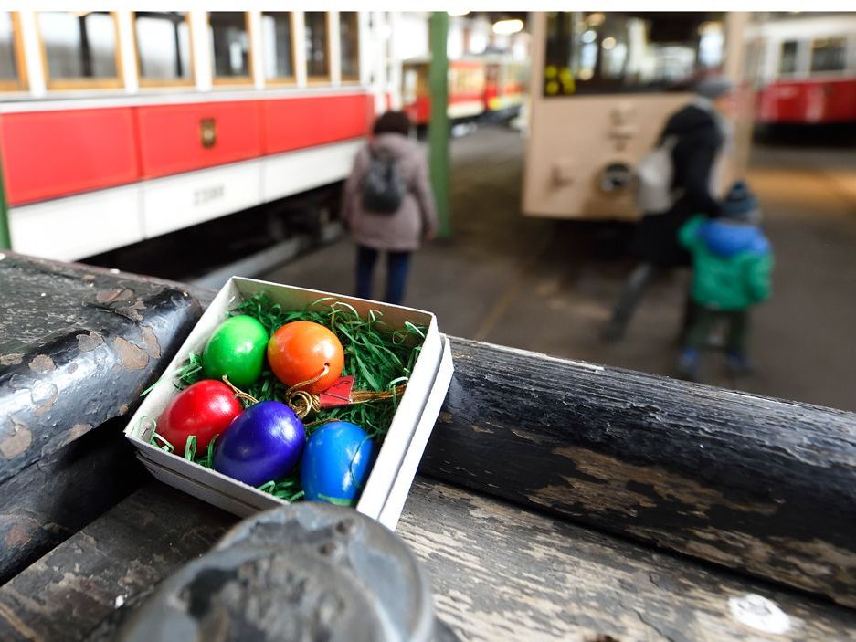 Am 31. März und 1. April 2018 gehen Kinder im Museum Remise auf Osterreiersuche. Am 31. März und 1. April 2018 gehen Kinder im Museum Remise auf Osterreiersuche.