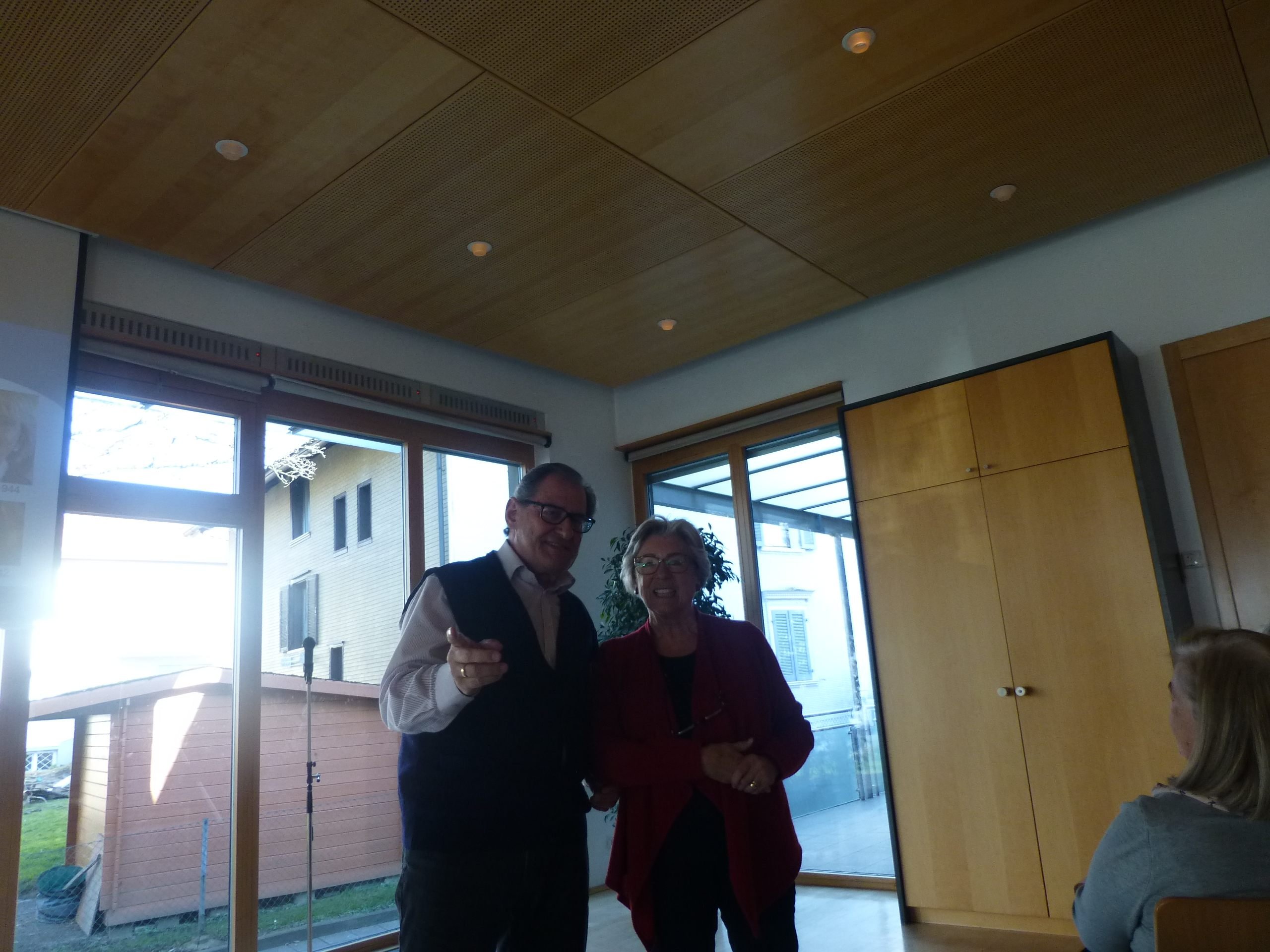 Dr. Concin und Obfrau Erika Bösch.