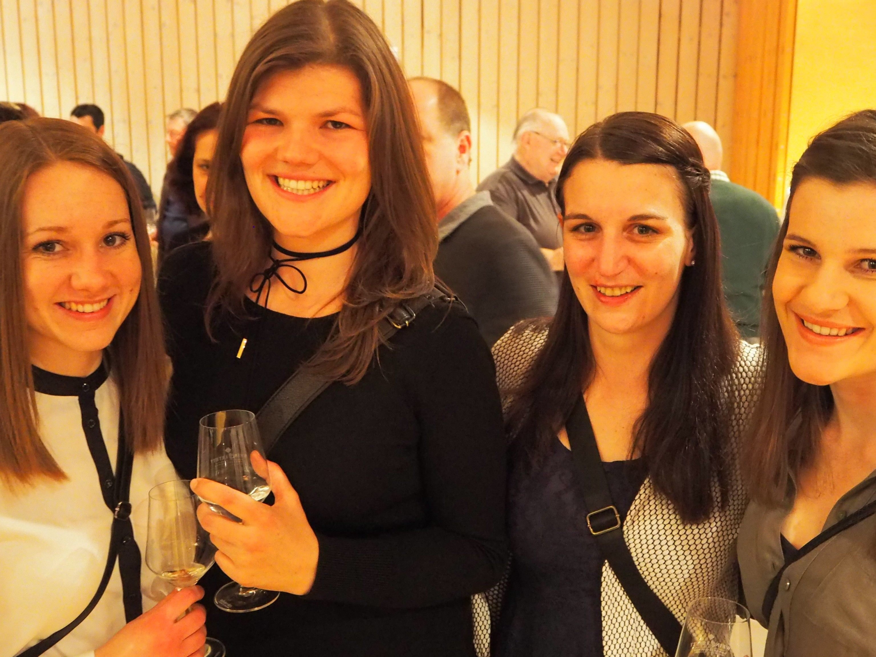 Nadine, Patrizia, Andrea, Julia
