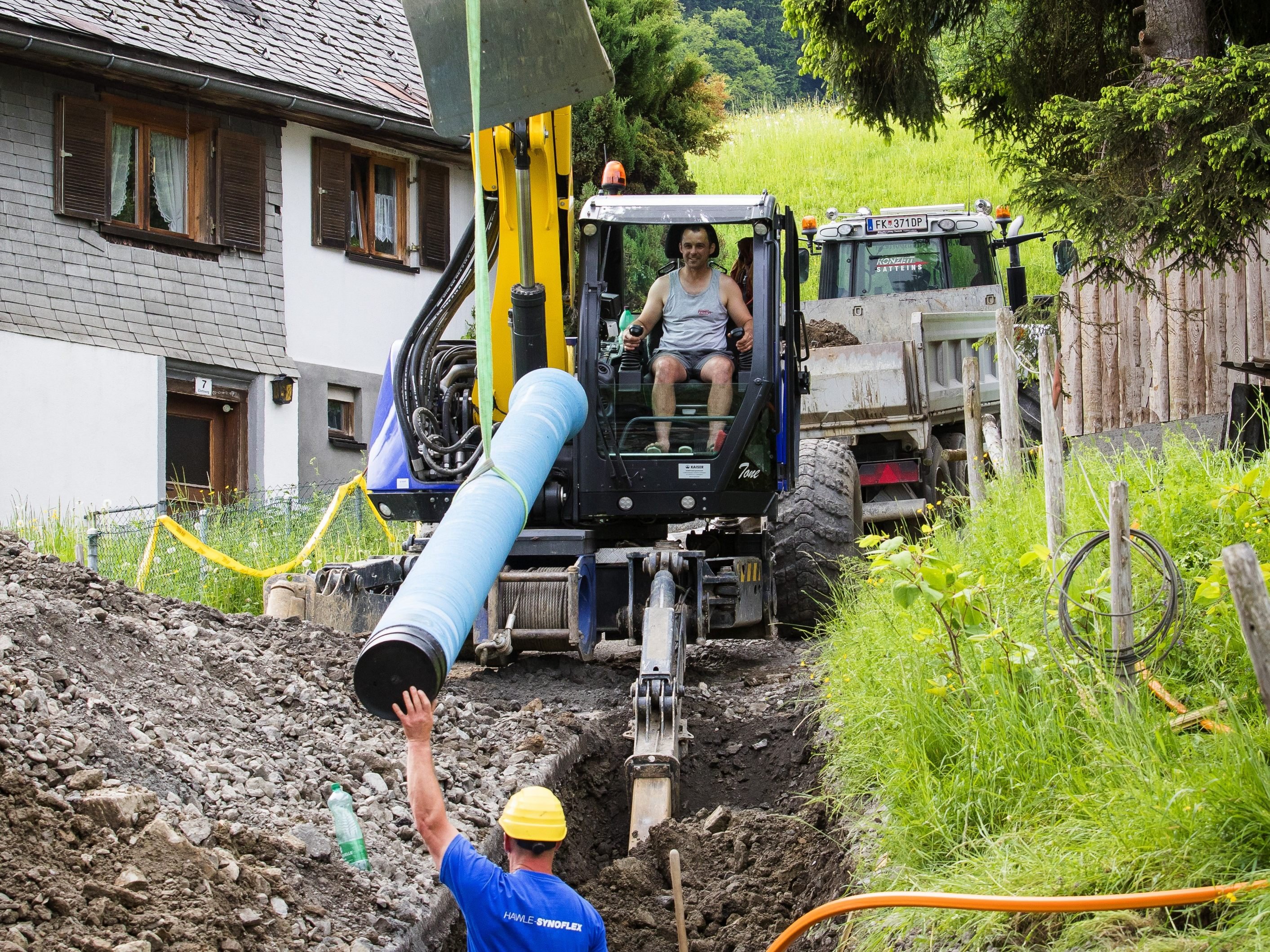 Seit April 2017 läuft das umfangreiche Sanierungsprojekt. In Kürze startet der zweite Bauabschnitt, die Erneuerung der letzten alten Transportleitungen im Saminatal.