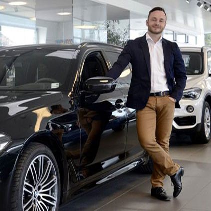 Dominik Fröhle ist Teamleiter beim Verkauf.